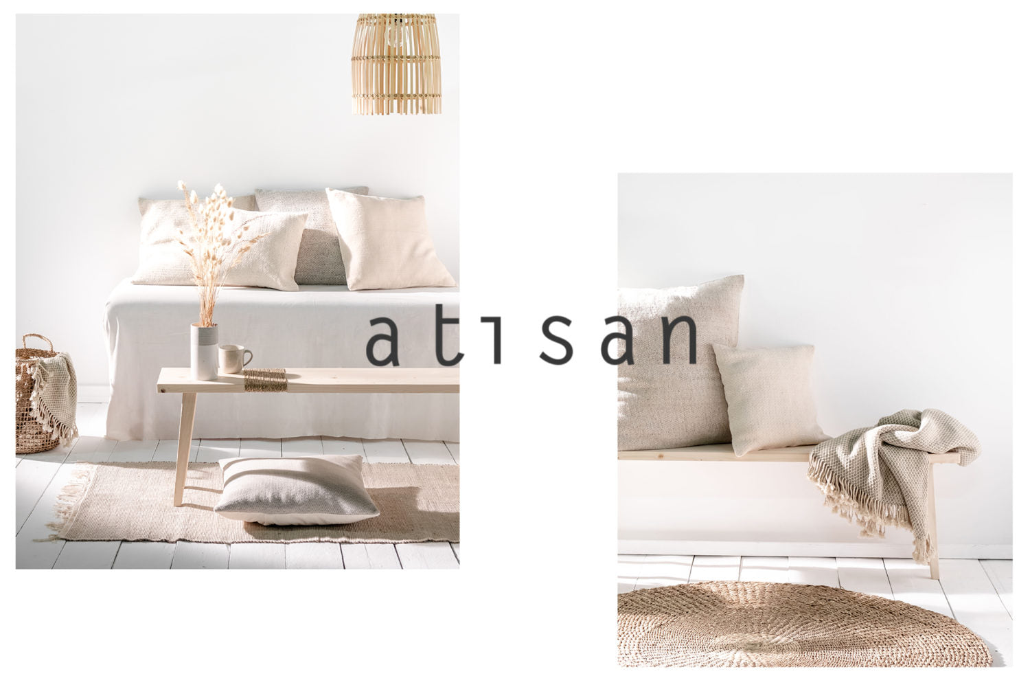 Minimalistisch eingerichtetes Wohnzimmer in Beige- und Weißtönen mit Sofa, Kissen, Bank und Rattanteppich.