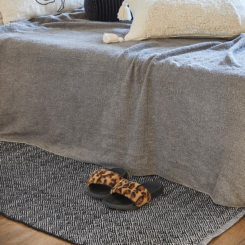 LIV interior high-pile carpet "MINIDOTS"