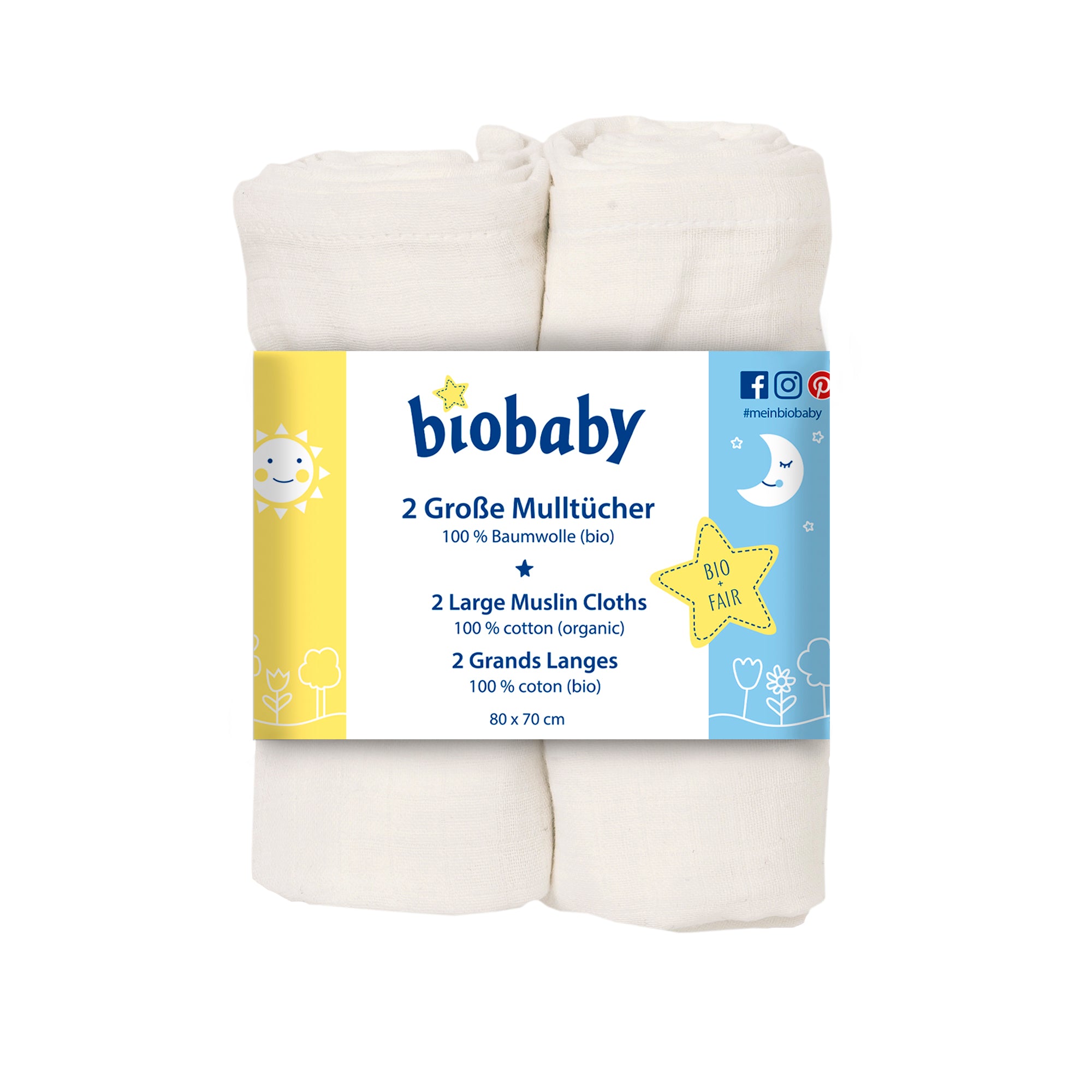 Zwei gerollte weiße Musselintücher, die zusammen mit einem Etikett mit der Aufschrift biobaby 2 Große Mulltücher verpackt sind, was darauf hinweist, dass es sich um große Musselintücher aus biologischer Baumwolle handelt. Die Verpackung ist mit einer Sonnenillustration und blauen Akzenten versehen.