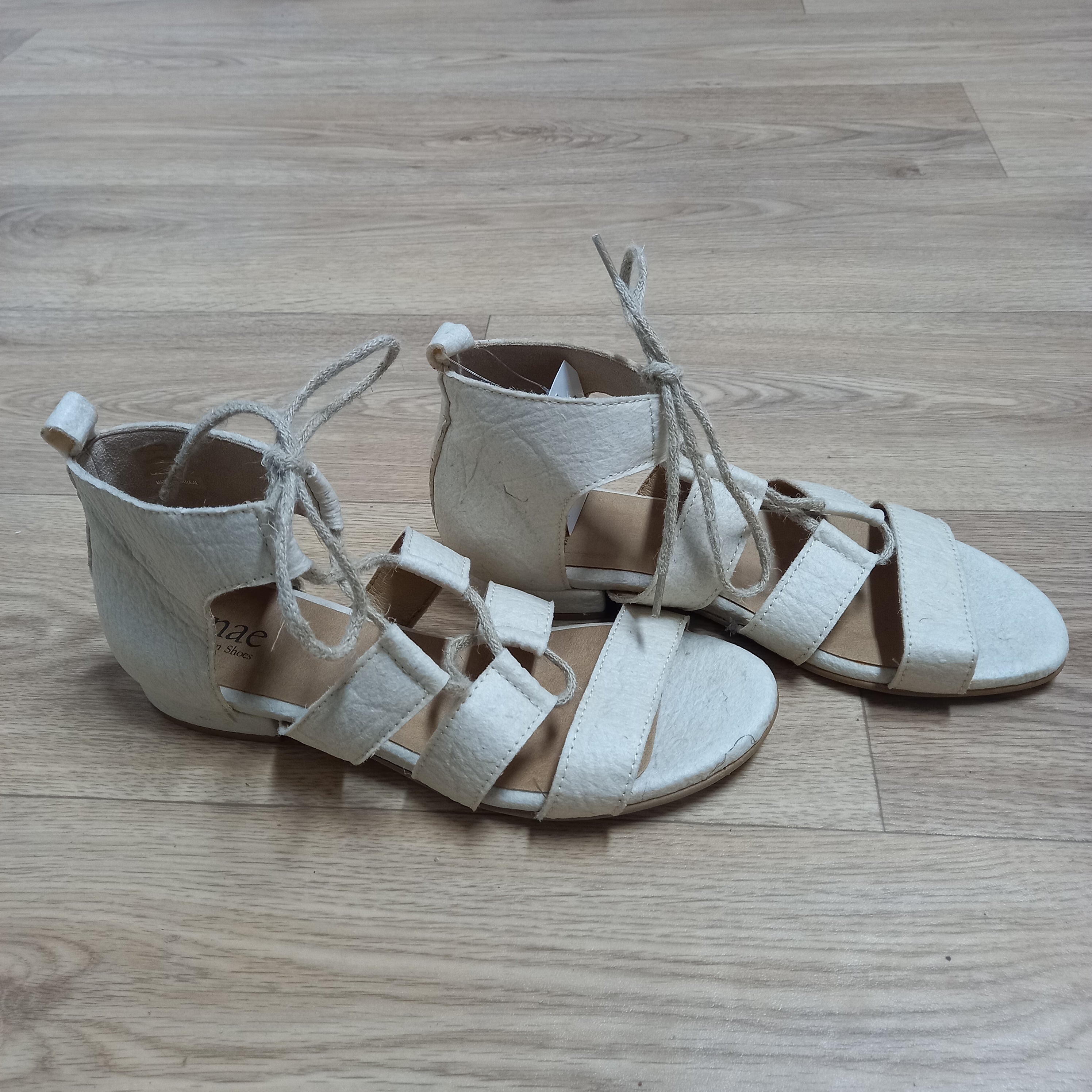 NAE geschlossene Sandale Beige - Dritte Wahl 37 Beige