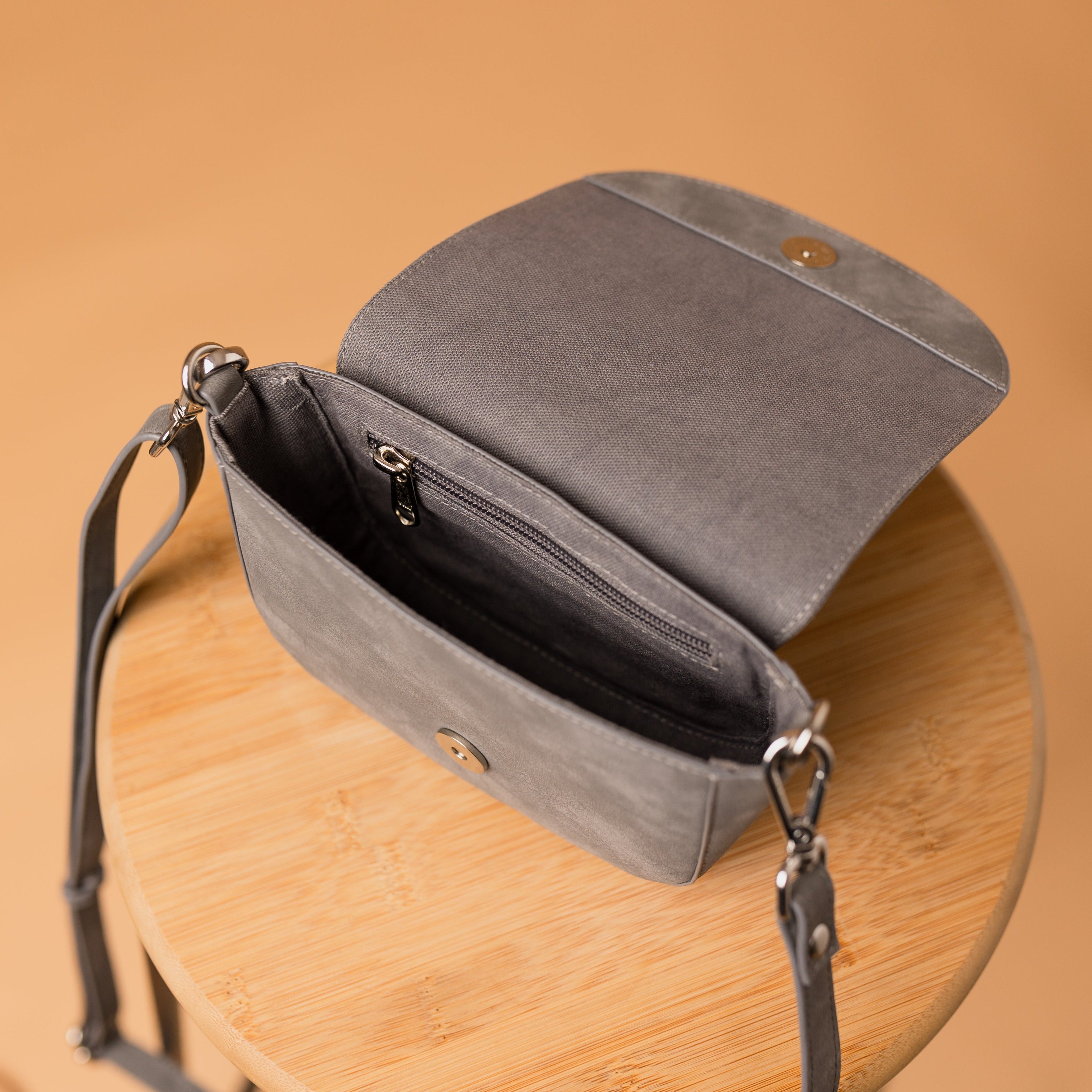 Fitz & Huxley Handtasche "FLORES" halfmoon