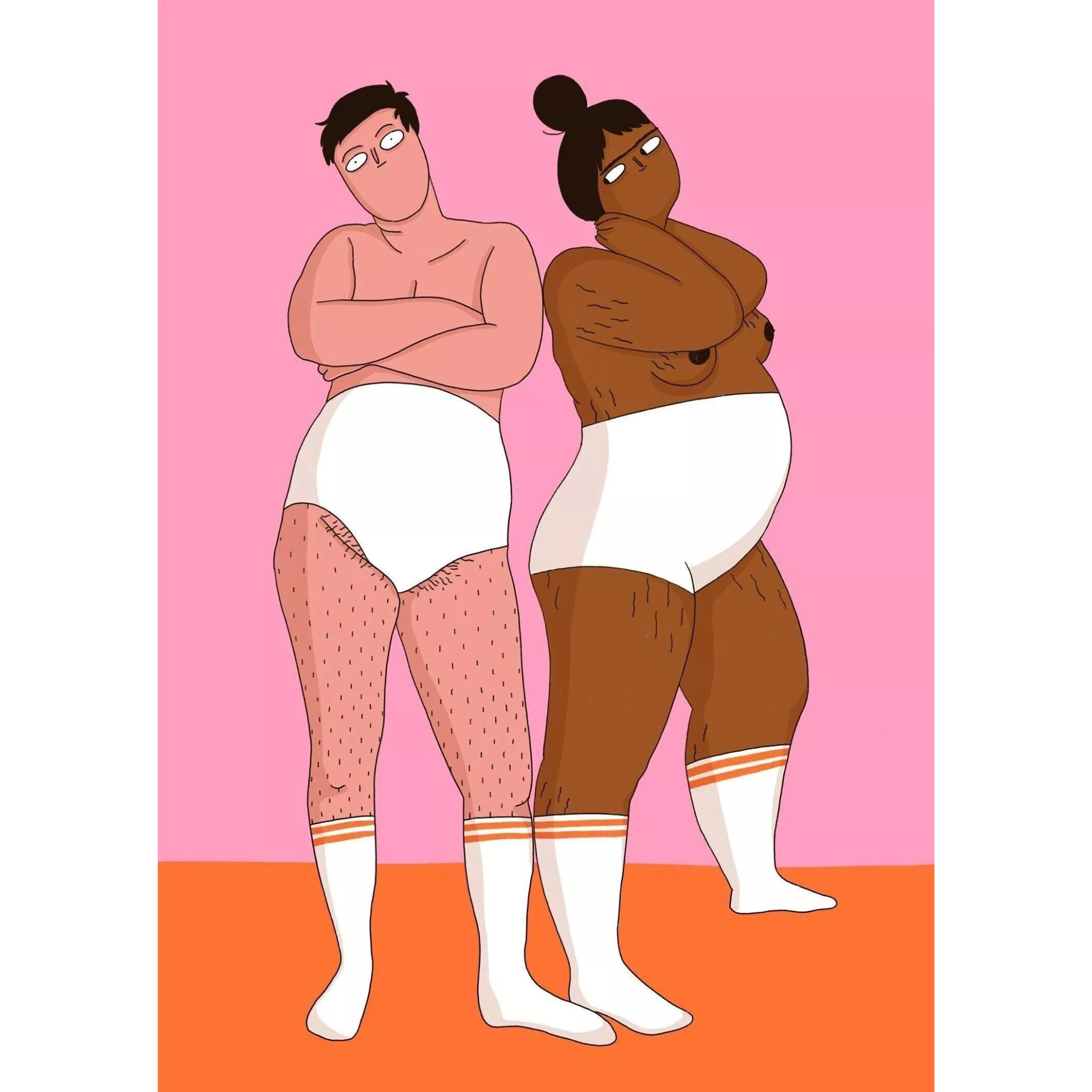 Zwei Personen in Unterwäsche und Kniestrümpfen stehen vor einem rosa Hintergrund mit verschränkten Armen.