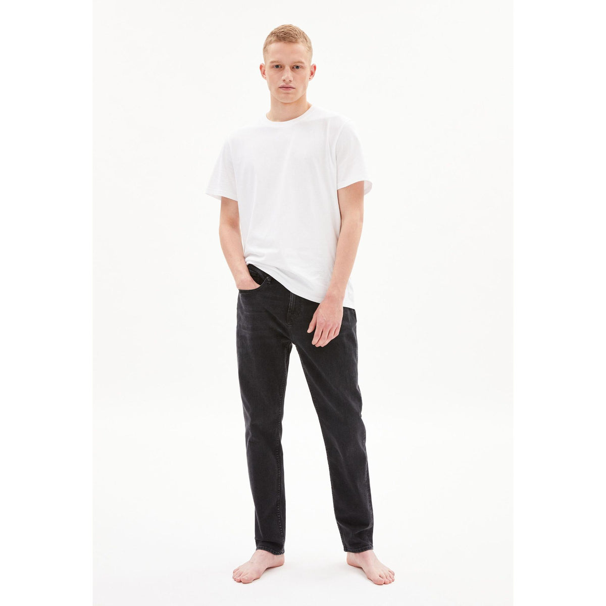 ARMEDANGELS Herren Tapered Jeans "AARJO TARPA"