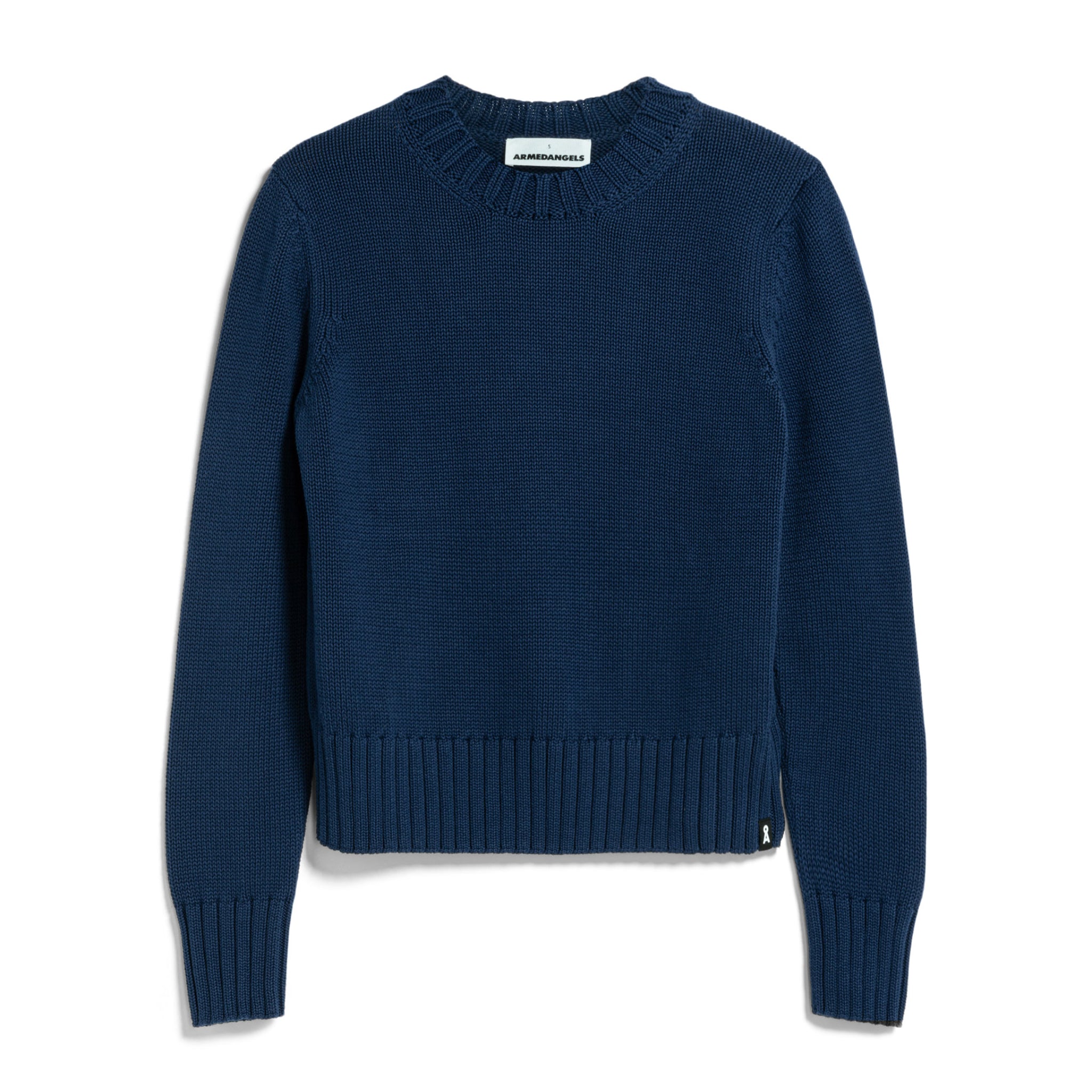 Dunkelblauer Strickpullover mit Rundhals und gerippten Bündchen.