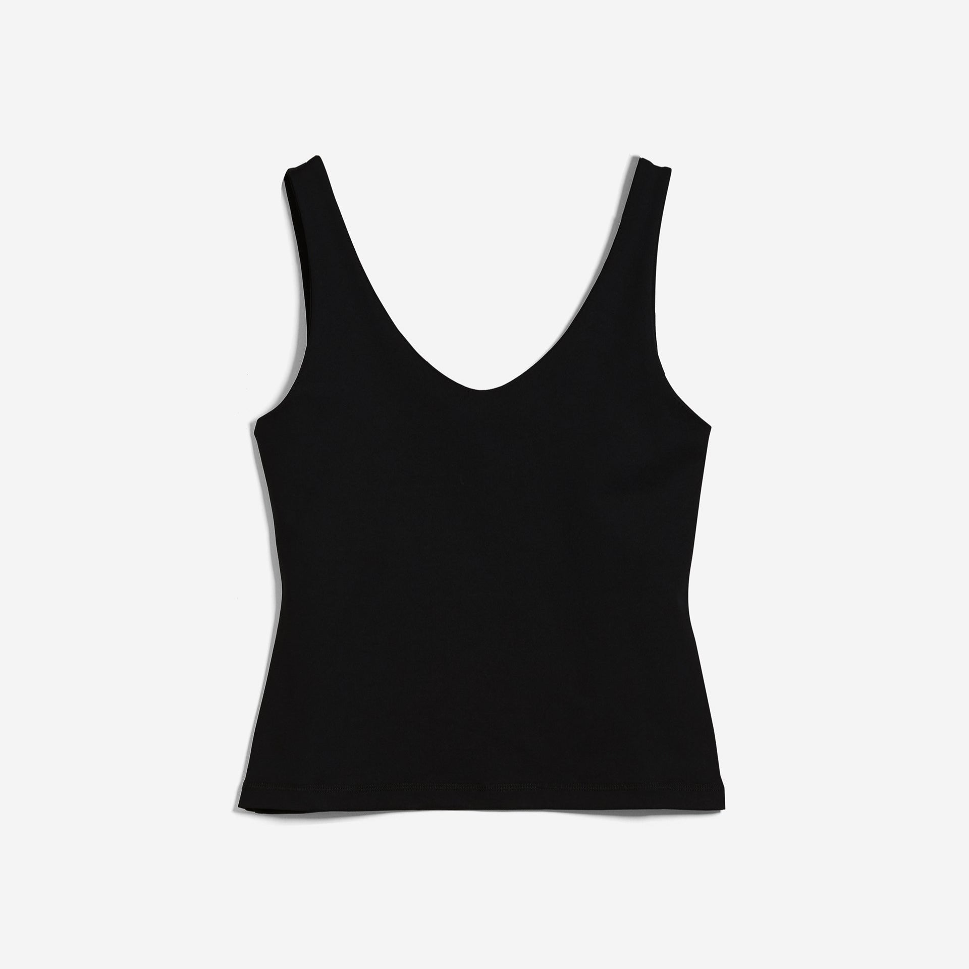 Schwarzes ärmelloses Top mit V-Ausschnitt auf weißem Hintergrund.