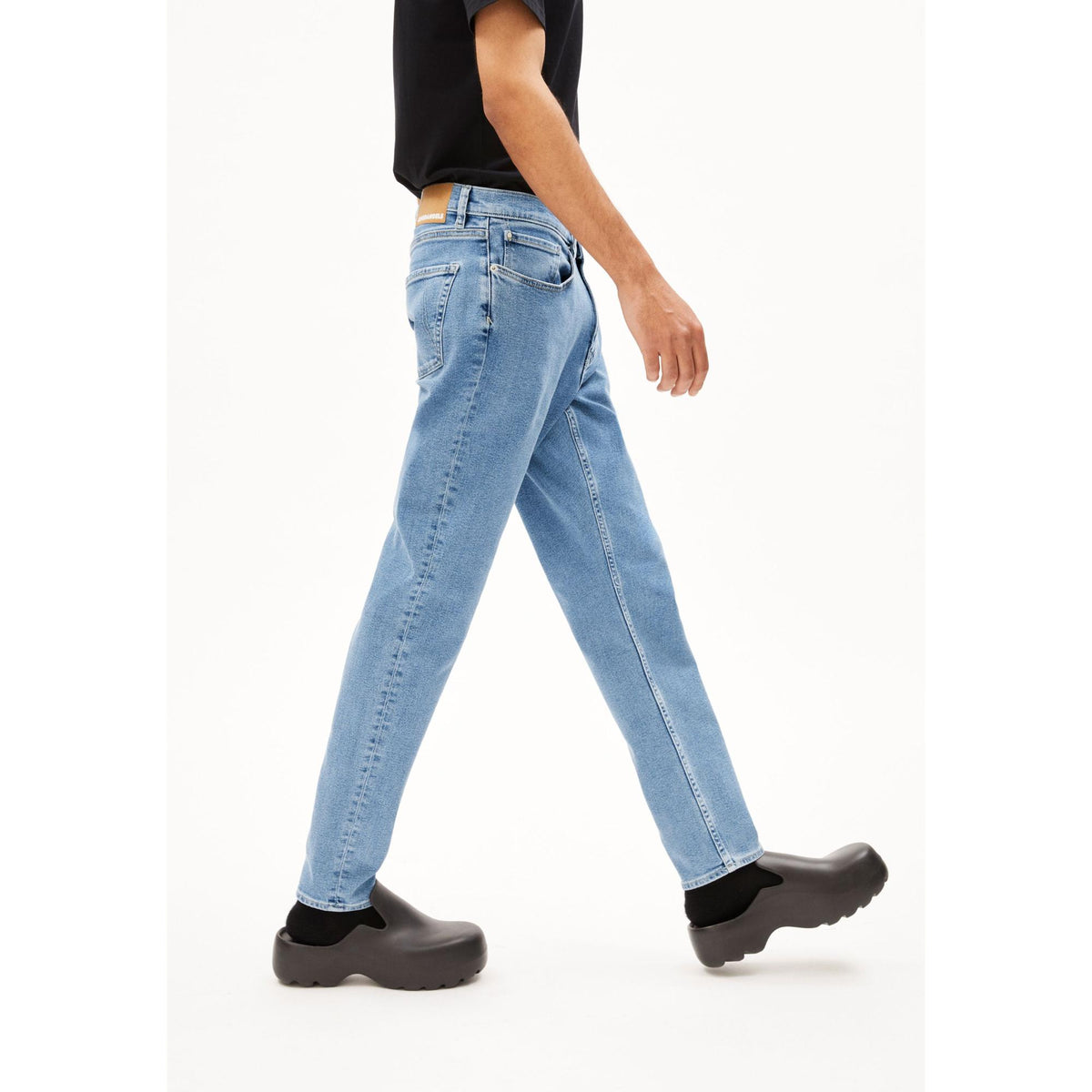 ARMEDANGELS Herren Tapered Jeans "AARJO TARPA"
