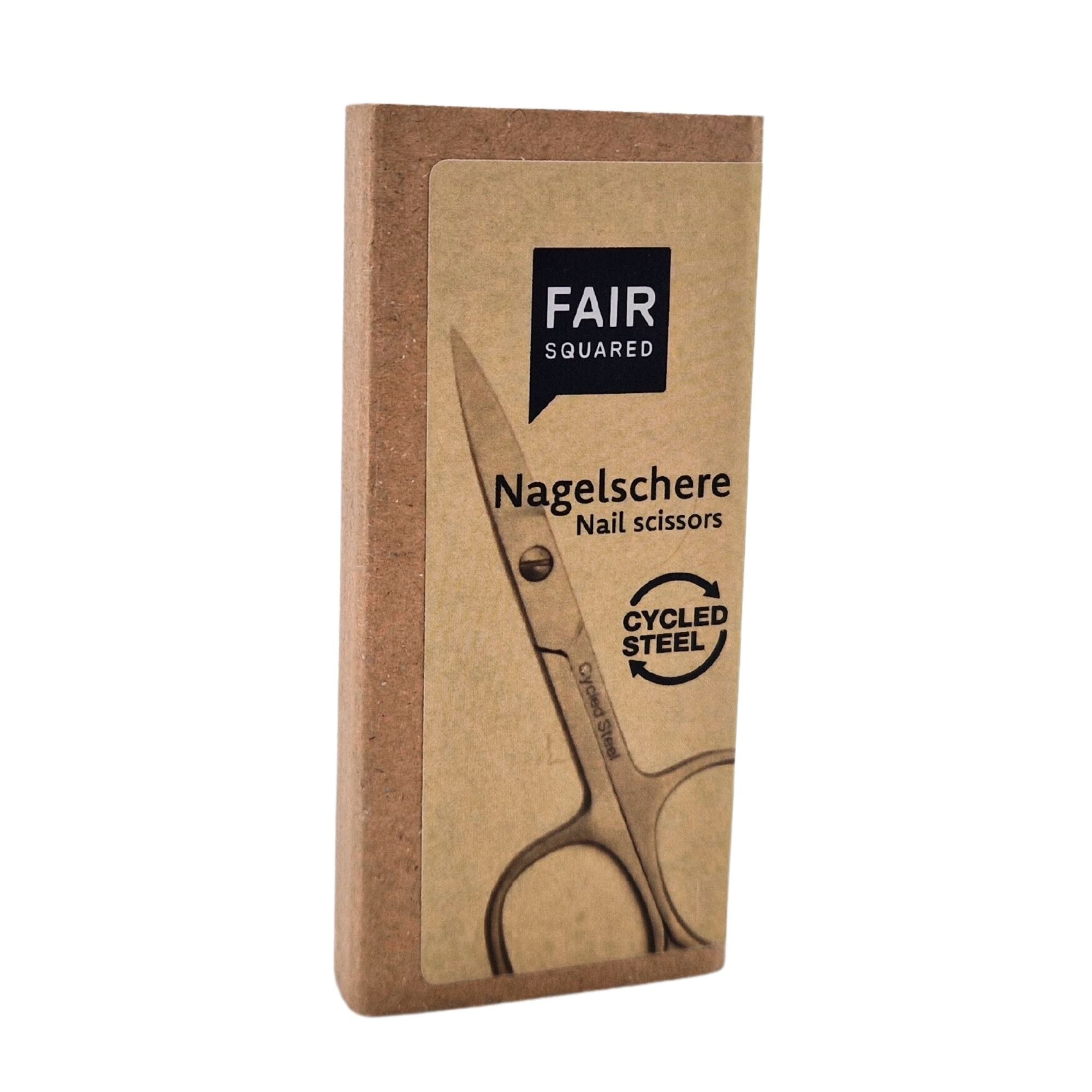 Eine braune, rechteckige Schachtel mit der Aufschrift Fair Squared Nagelschere mit einer Abbildung einer Nagelschere und einem Cycled Steel Symbol auf der Vorderseite.