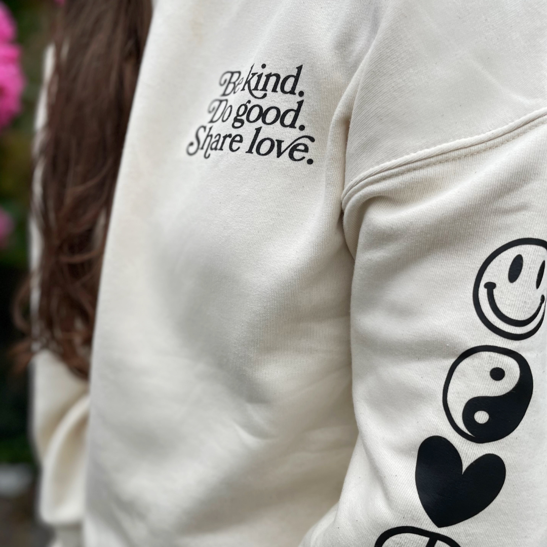 Navucko Sweater "Be kind. Do good. Share love."