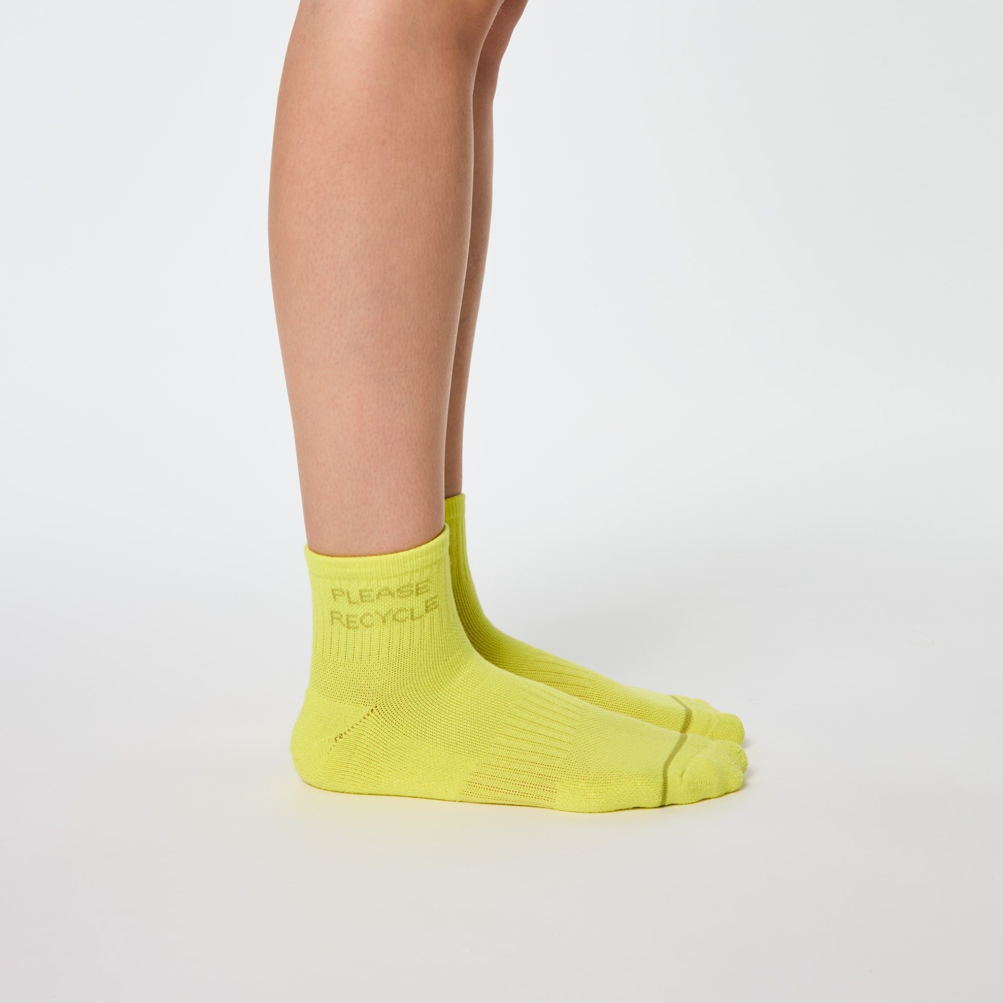 Girlfriend Collective Socks Quarter Crew "Please Recycle" 3er Pack