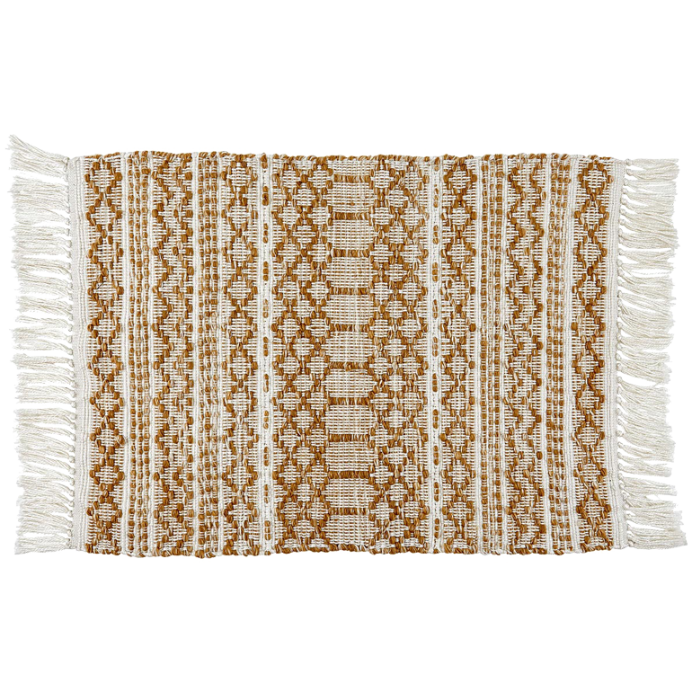 Ein rechteckiger Webteppich mit einem geometrischen braun-weißen Muster und Fransen an den kürzeren Seiten. Das Muster besteht aus Streifen, Zickzack- und Rautenformen.