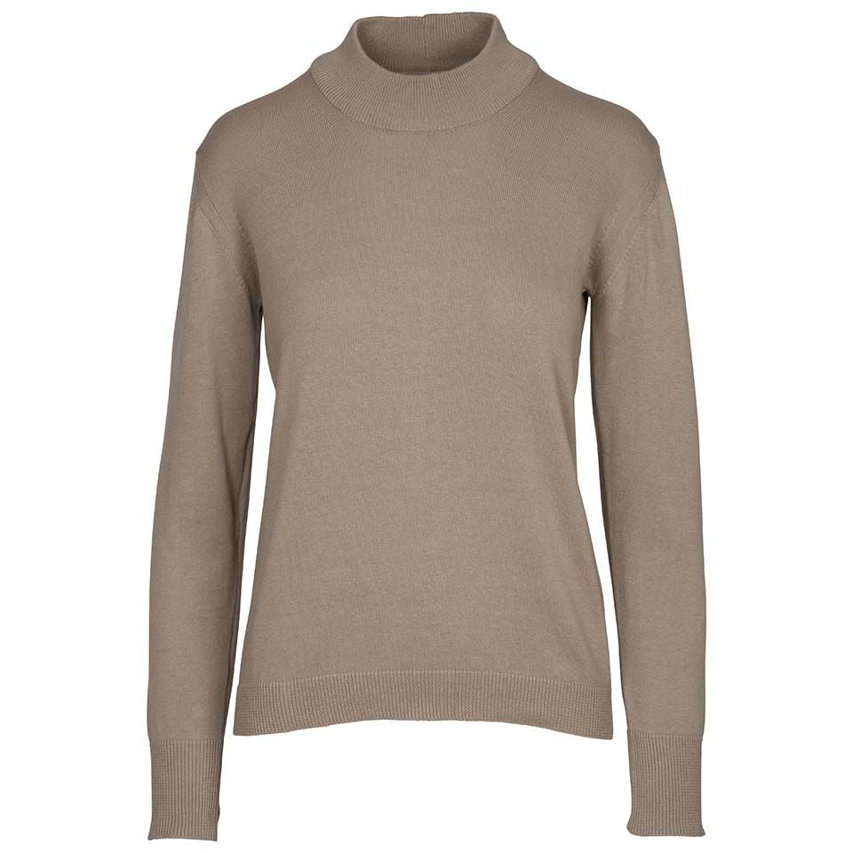 Ein einfarbiger, langärmeliger, taupefarbener Rollkragenpullover aus glattem Strickstoff auf weißem Hintergrund.