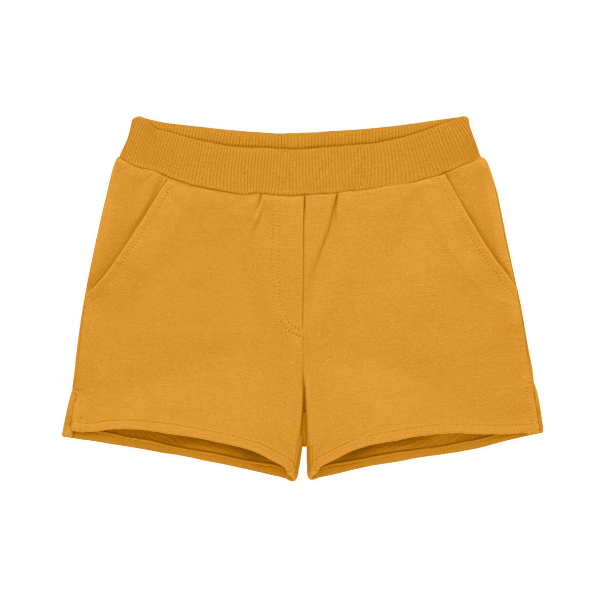 Senfgelbe Baumwollshorts mit elastischem Bund, zwei Seitentaschen und einem schlichten, lässigen Design, flach auf weißem Grund.