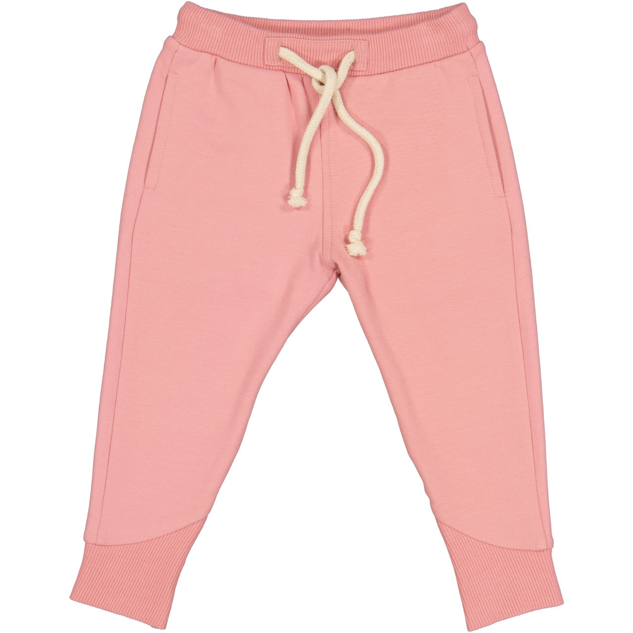 Rosa Jogginghose mit elastischem Bund, beigem Kordelzug, gerippten Knöchelbündchen und Seitentaschen, flach auf weißem Hintergrund.