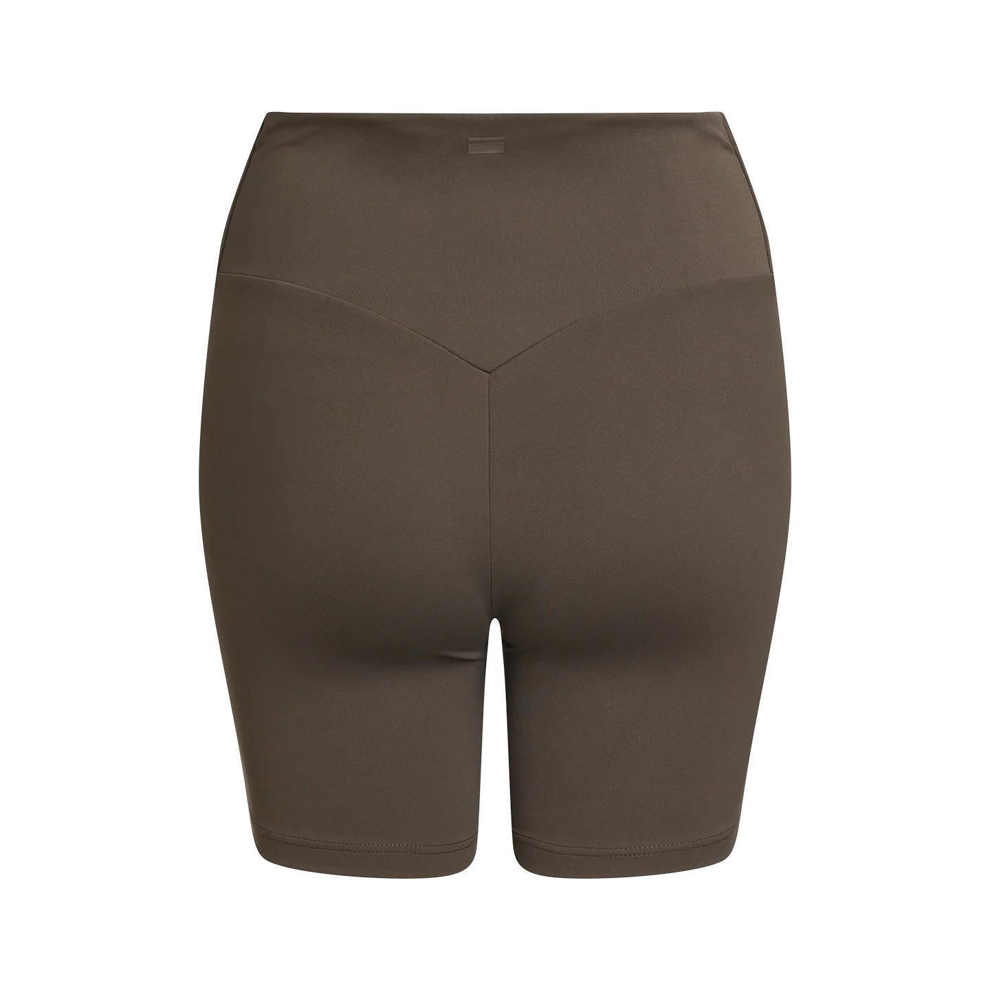 Braune, enganliegende Shorts aus elastischem Material, Rückansicht.