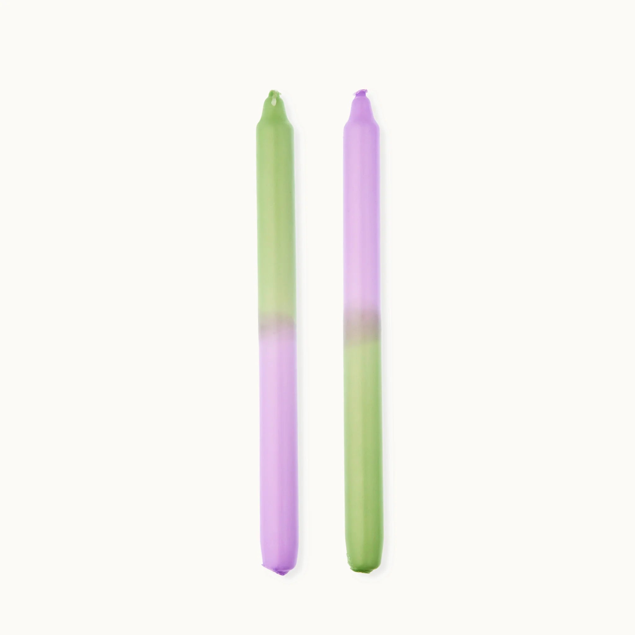 by Vivi Dip Dye Kerze "Tulip" Hellgrün Flieder