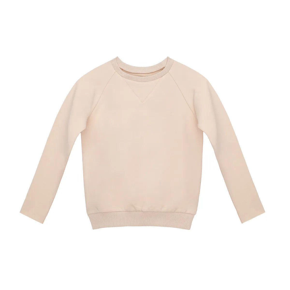 Ein schlichtes, langärmeliges, hellbeiges Sweatshirt mit Rundhalsausschnitt liegt flach auf einem weißen Hintergrund. Das Sweatshirt hat gerippte Bündchen, Saum und Halsausschnitt.