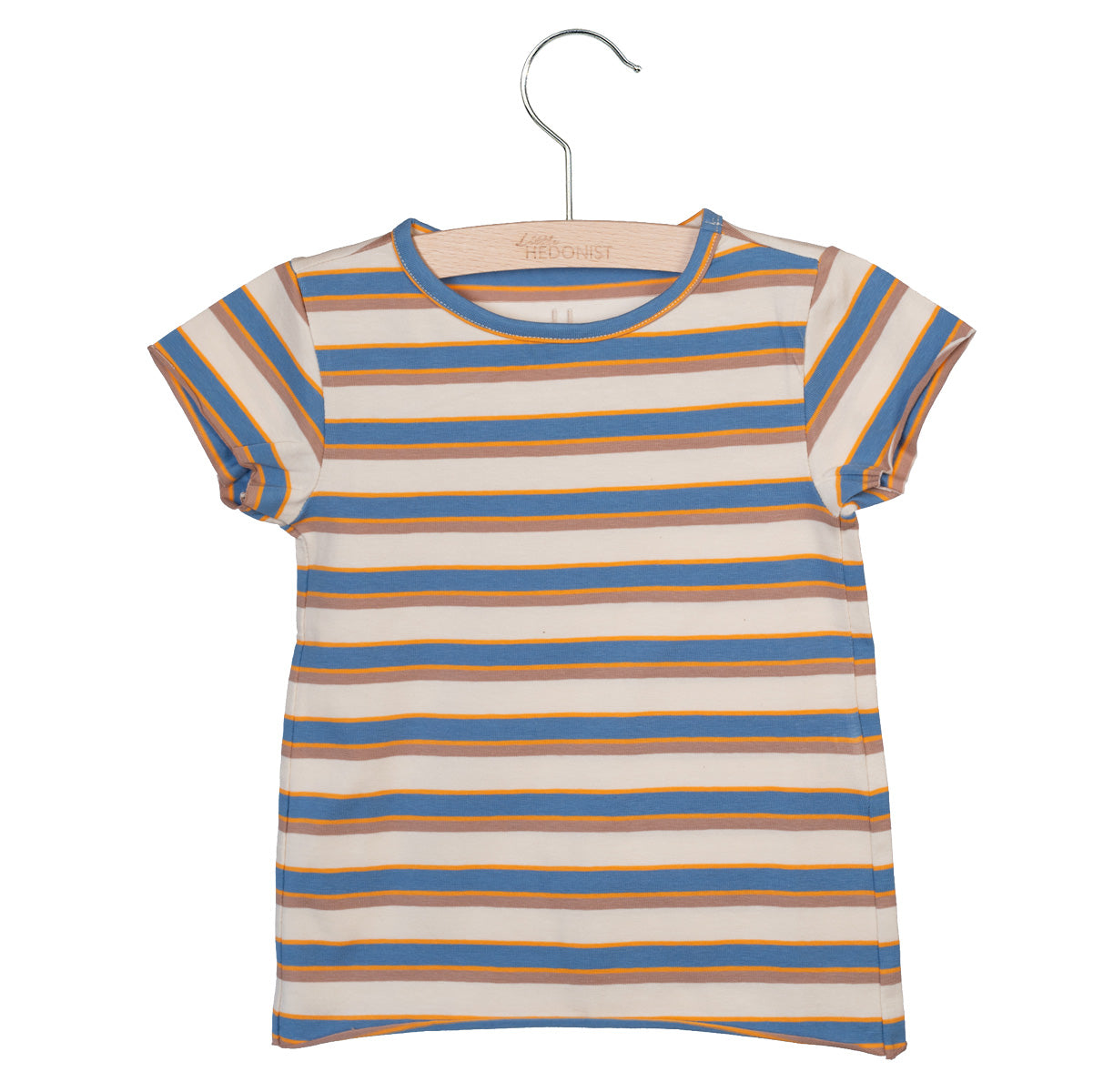 Kurzärmeliges Kinder-T-Shirt mit horizontalen Streifen in Blau, Orange und Weiß, das auf einem Holzbügel vor weißem Hintergrund präsentiert wird.
