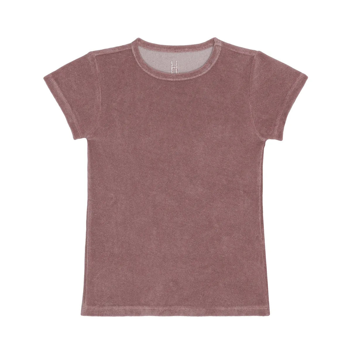 Ein kurzärmeliges T-Shirt mit Rundhalsausschnitt in einem staubigen Rosa, flach auf weißem Hintergrund. Der Stoff wirkt weich und leicht strukturiert.