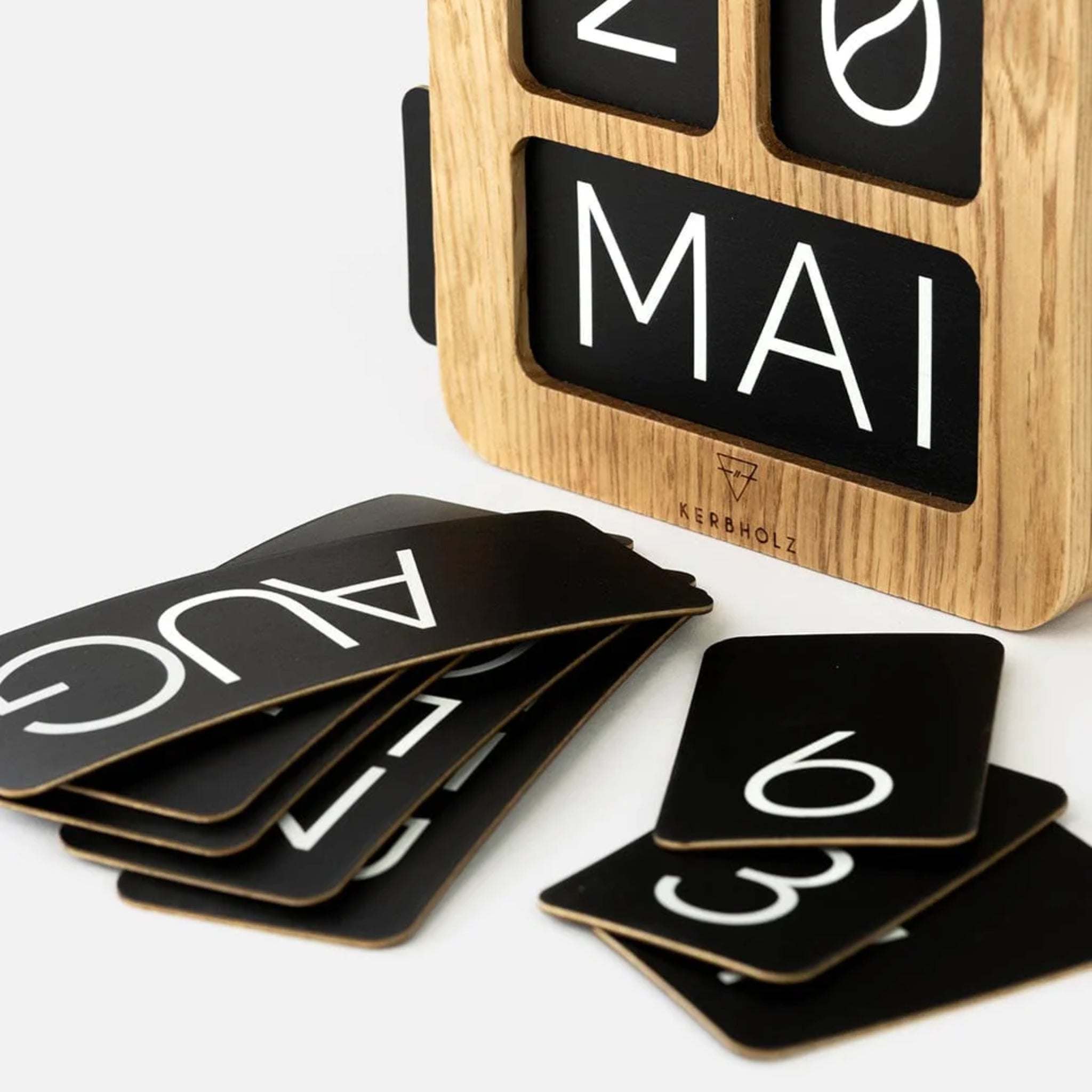 KERBHOLZ Tischkalender aus Massivholz "EWIKK"