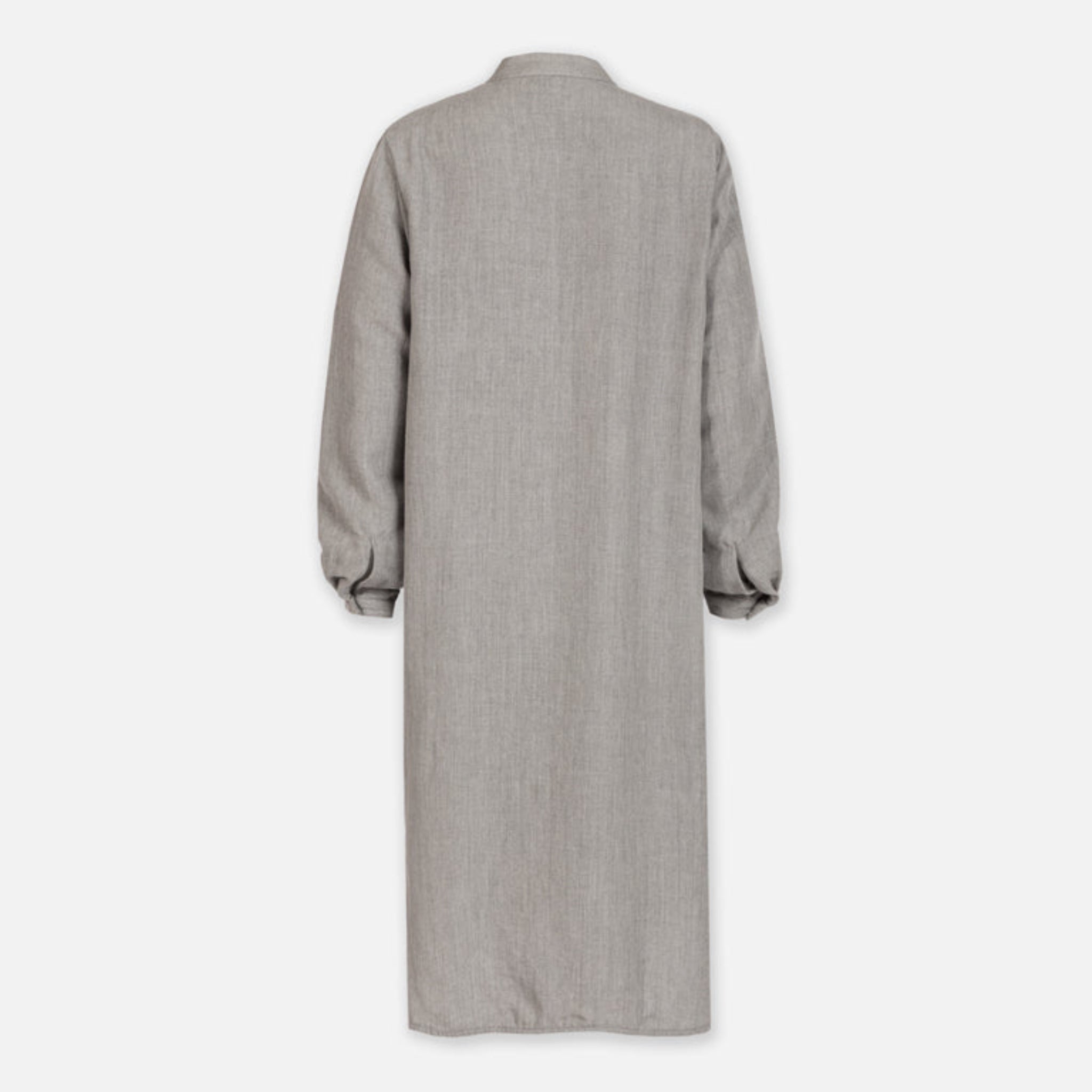 Graues, langärmliges Kleid mit Kragen, in Rückansicht, vor weißem Hintergrund.