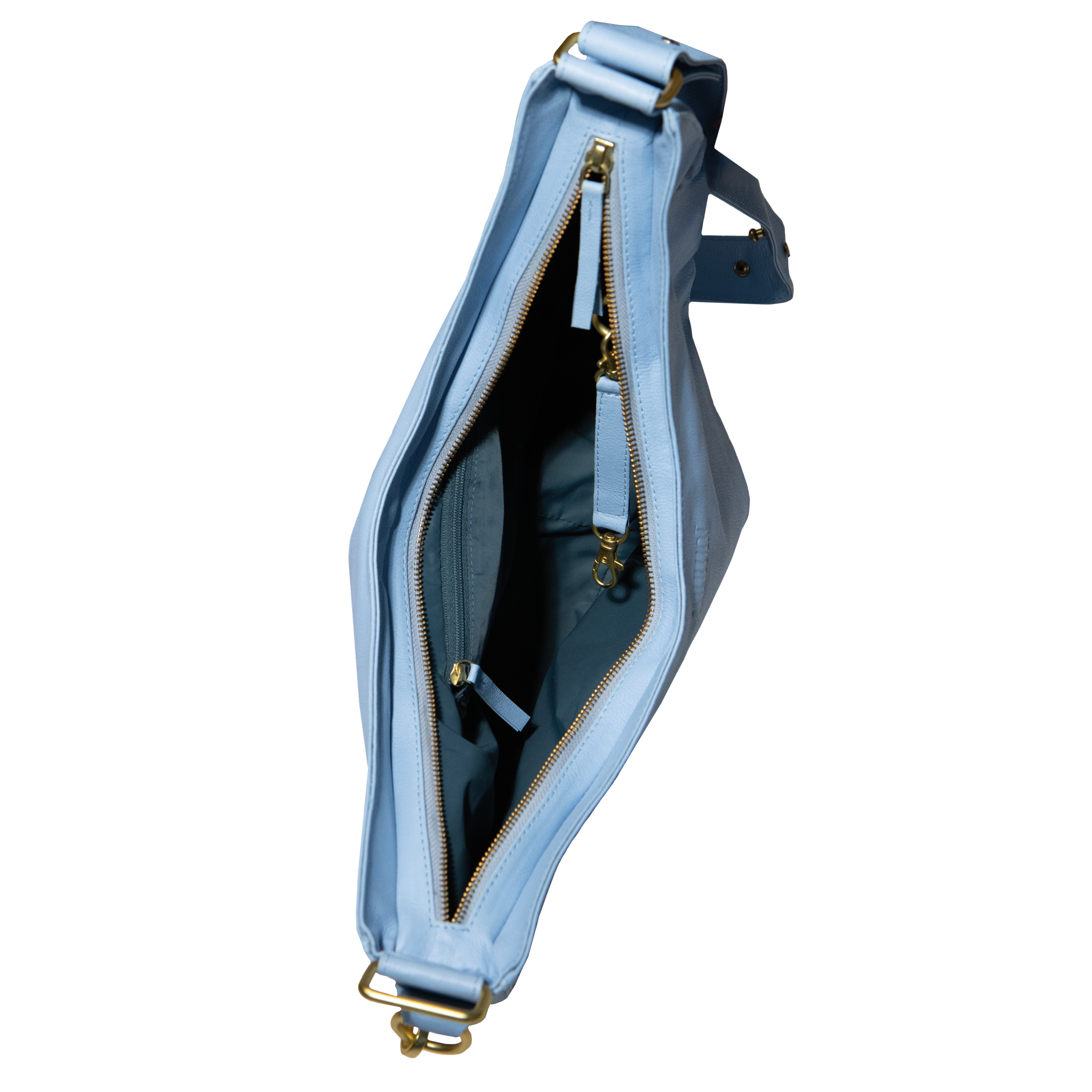 Geöffnete hellblaue Tasche mit goldenen Details und einem sichtbaren Innenfach.