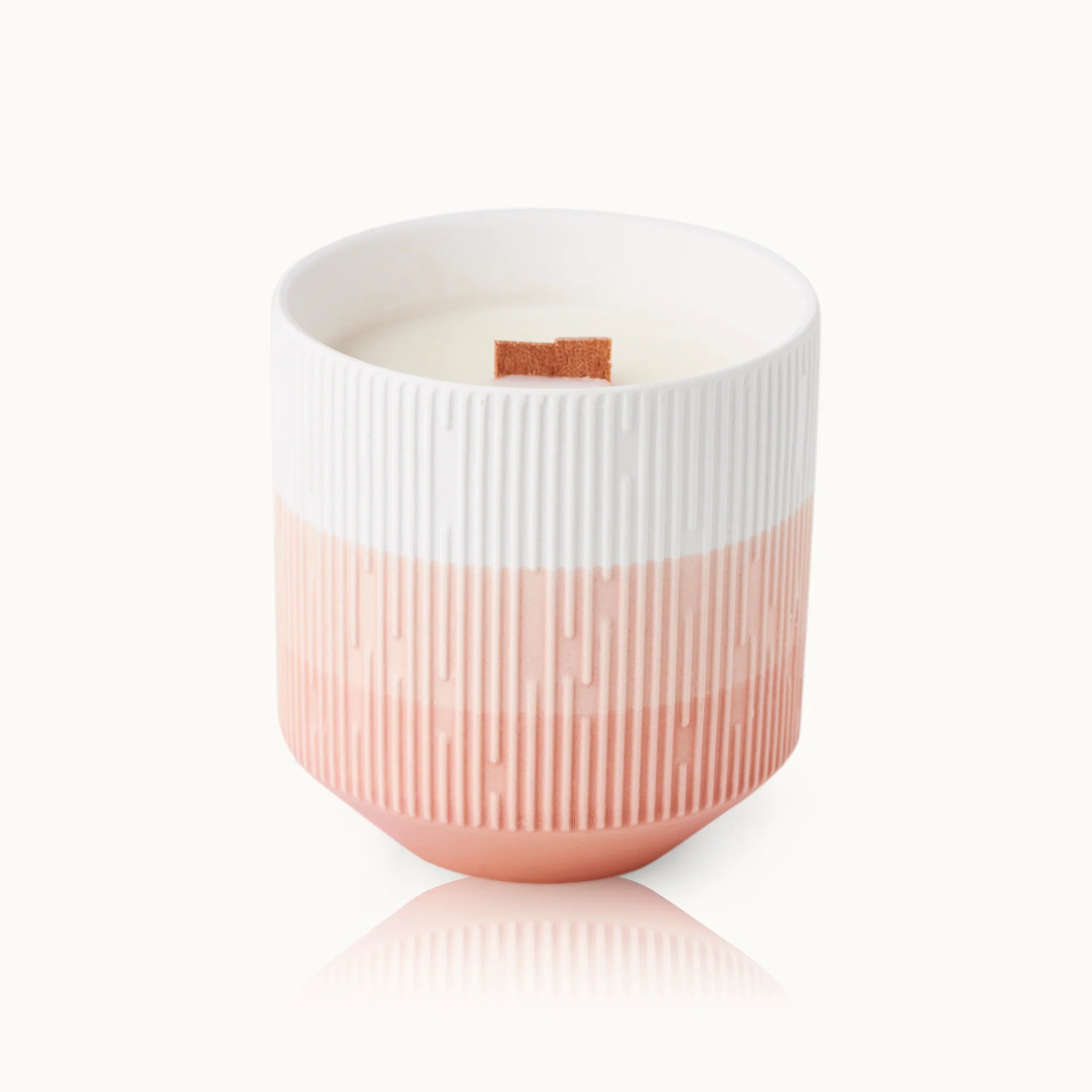 by Vivi Statementkerze Kerze im Glas - Holzdocht Peach 9x9x9.8 cm