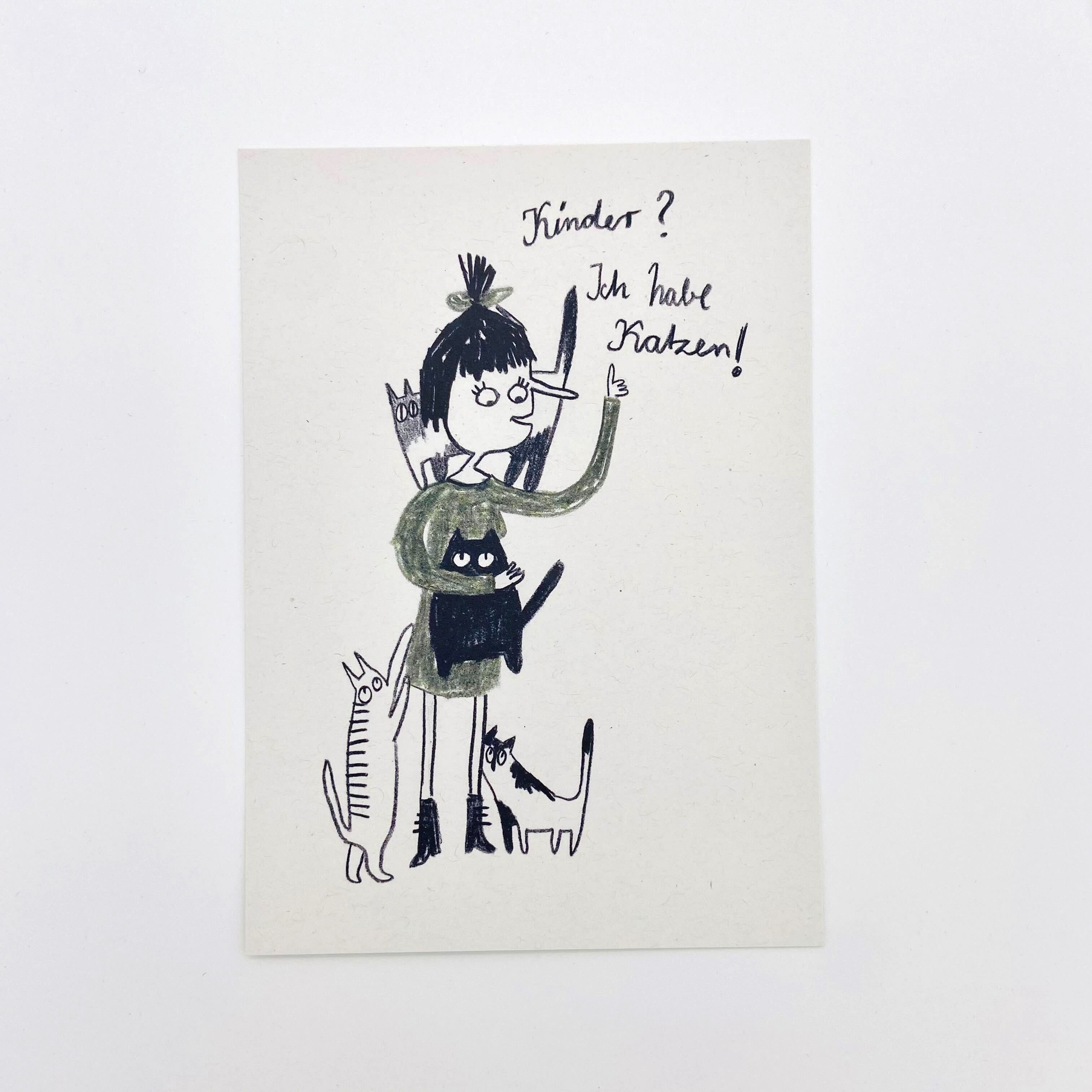 Cartoon einer Frau mit vier Katzen, daneben Text: „Kinder? Ich habe Katzen!“.