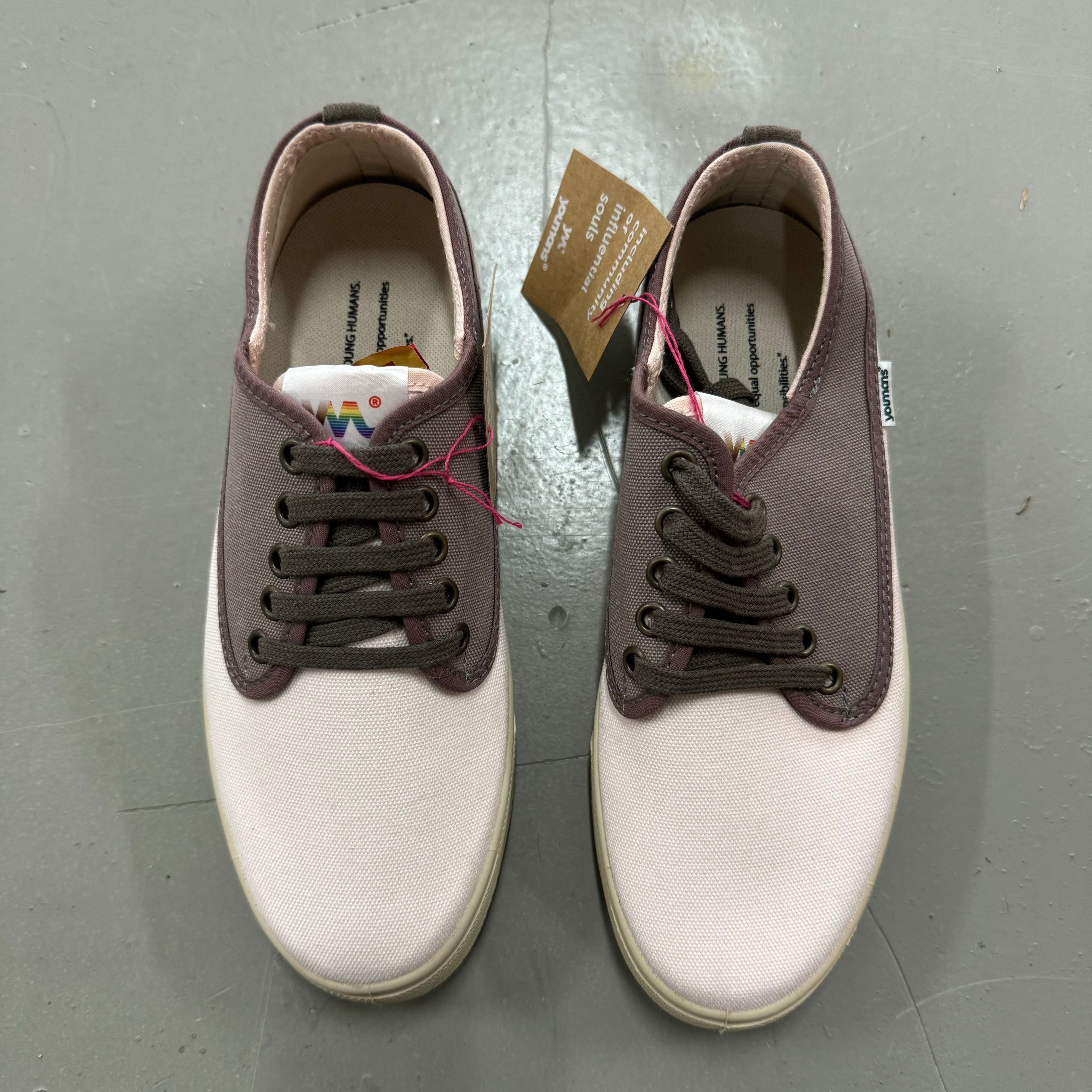 Youmans Unisex Canvas Sneaker "Coquina" - Rosa-Braun