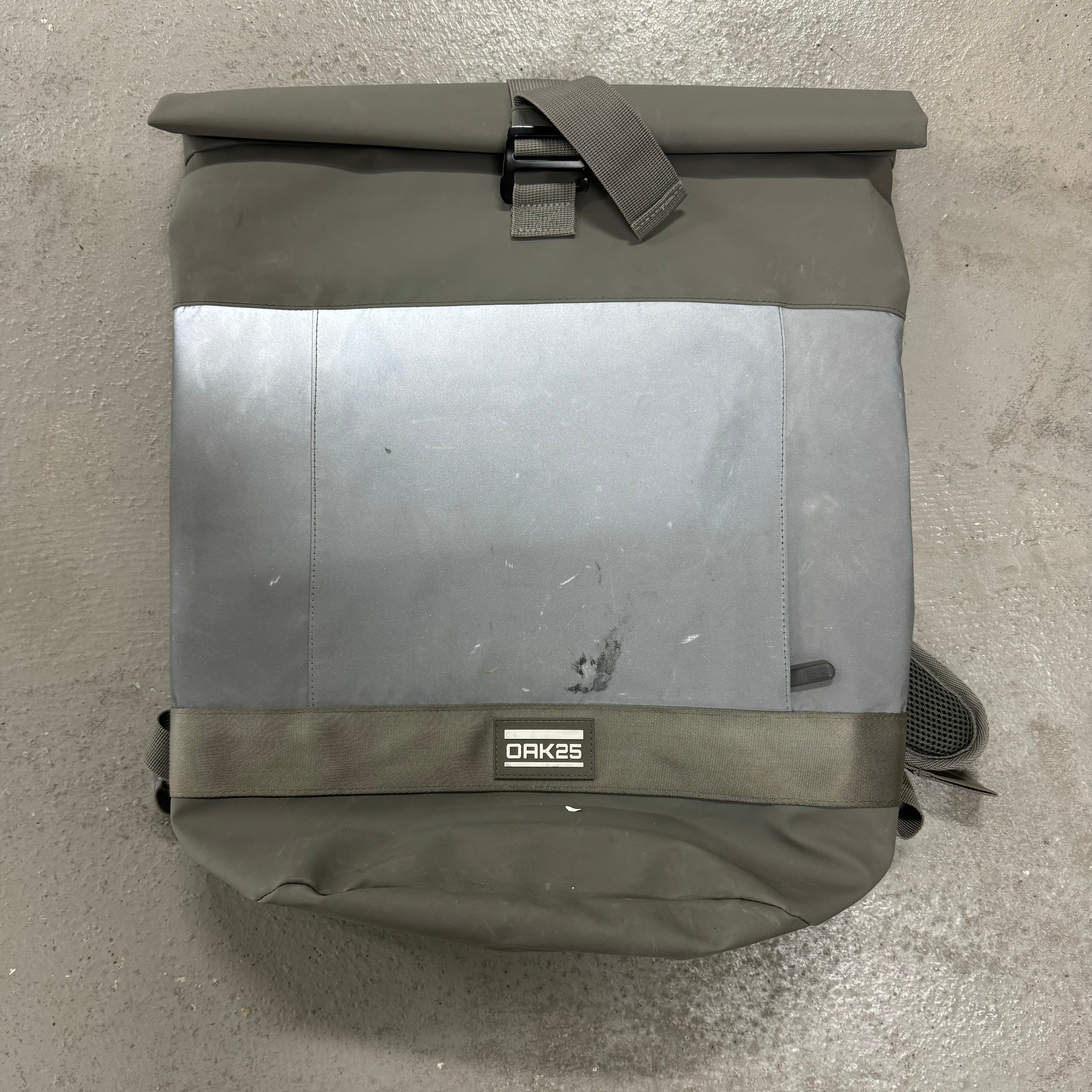 OAK25 reflektierender Rucksack "Reflective Rolltop" - Dritte Wahl