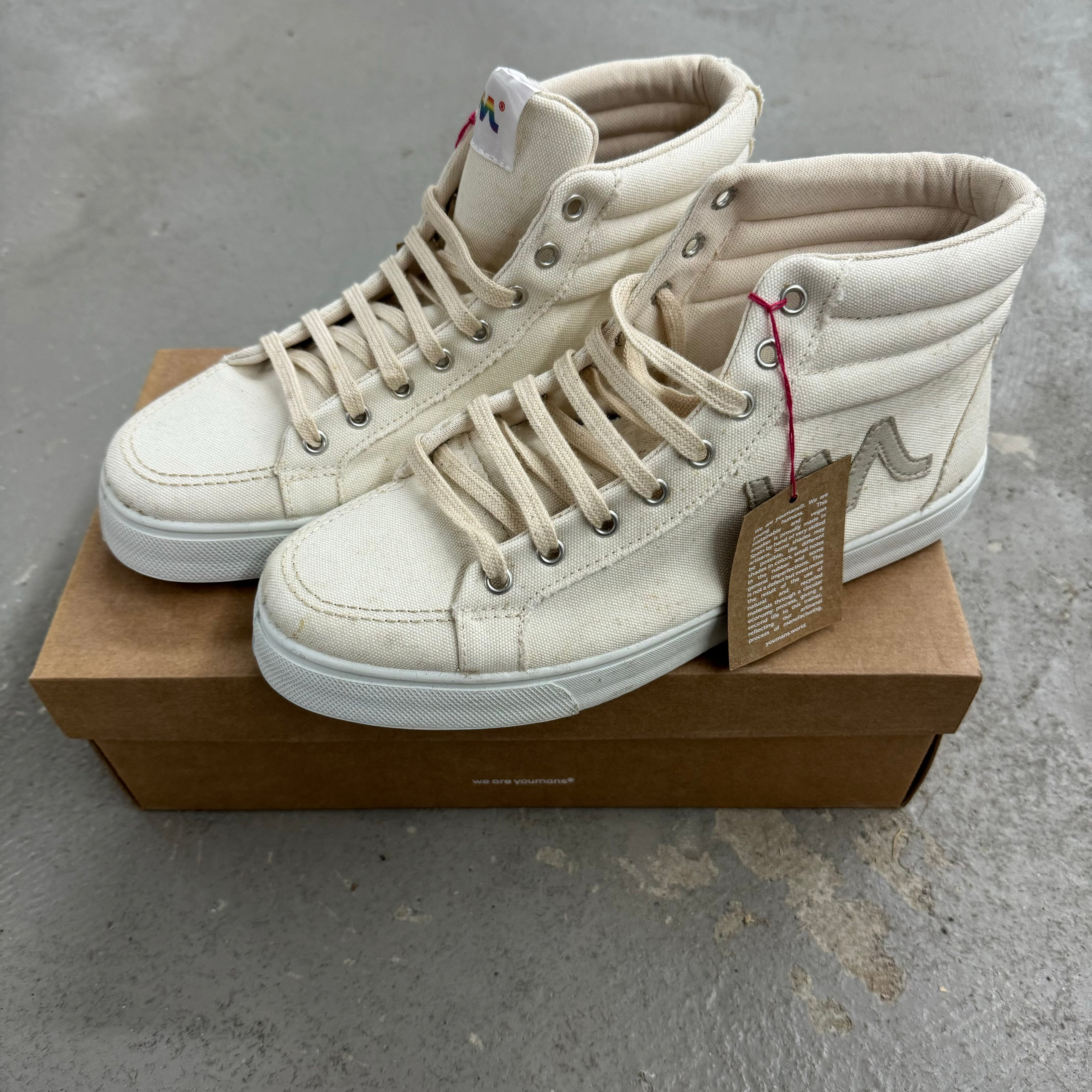 Youmans Unisex Canvas Sneaker "Manatee" - Beige - Dritte Wahl