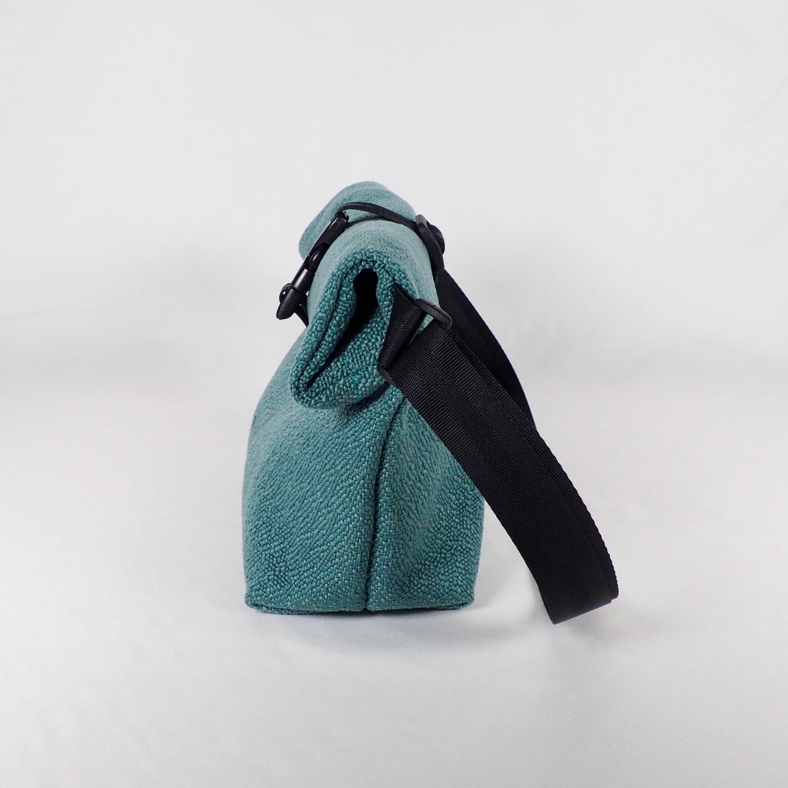 wassi handmade Bauchtasche eckig