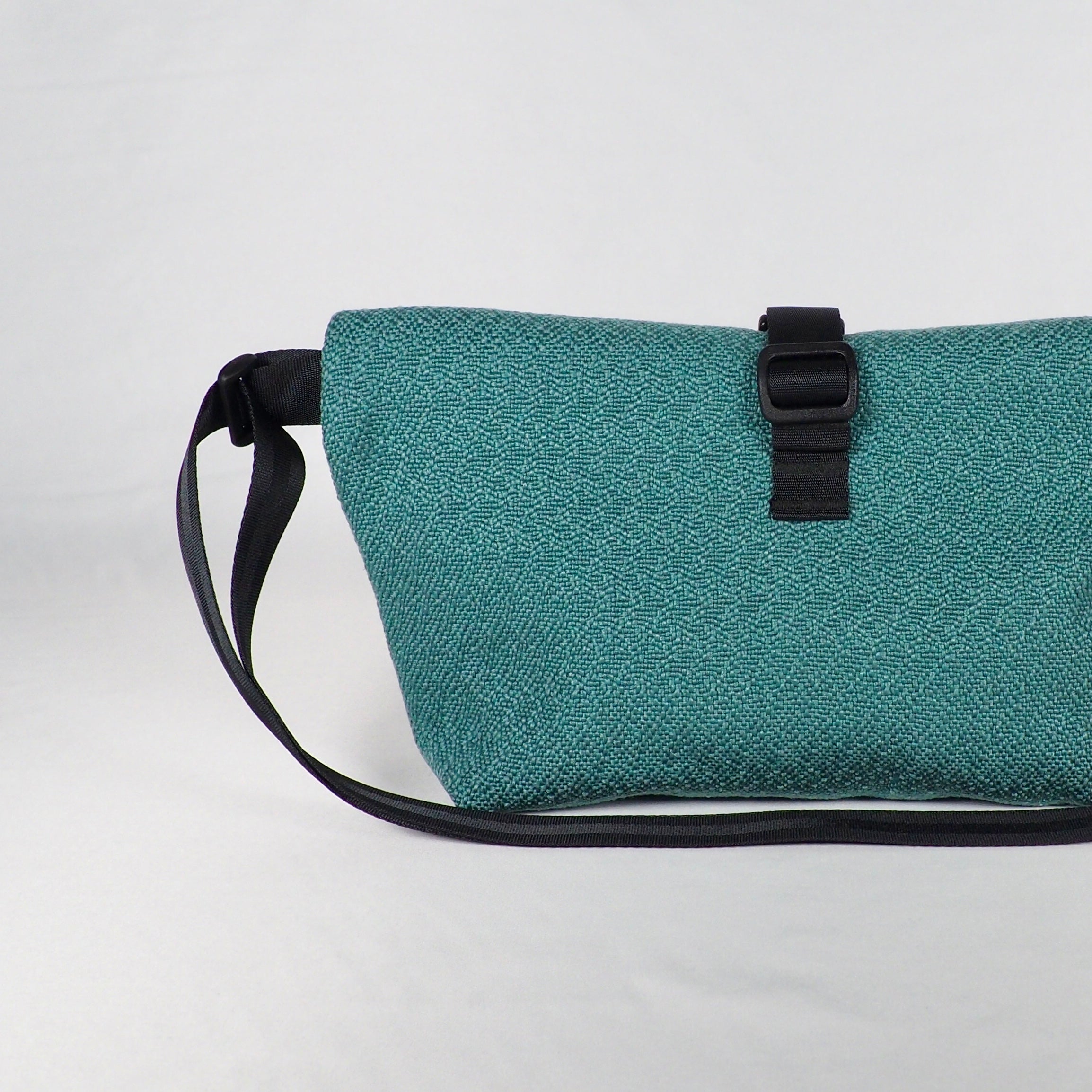 wassi handmade Bauchtasche eckig