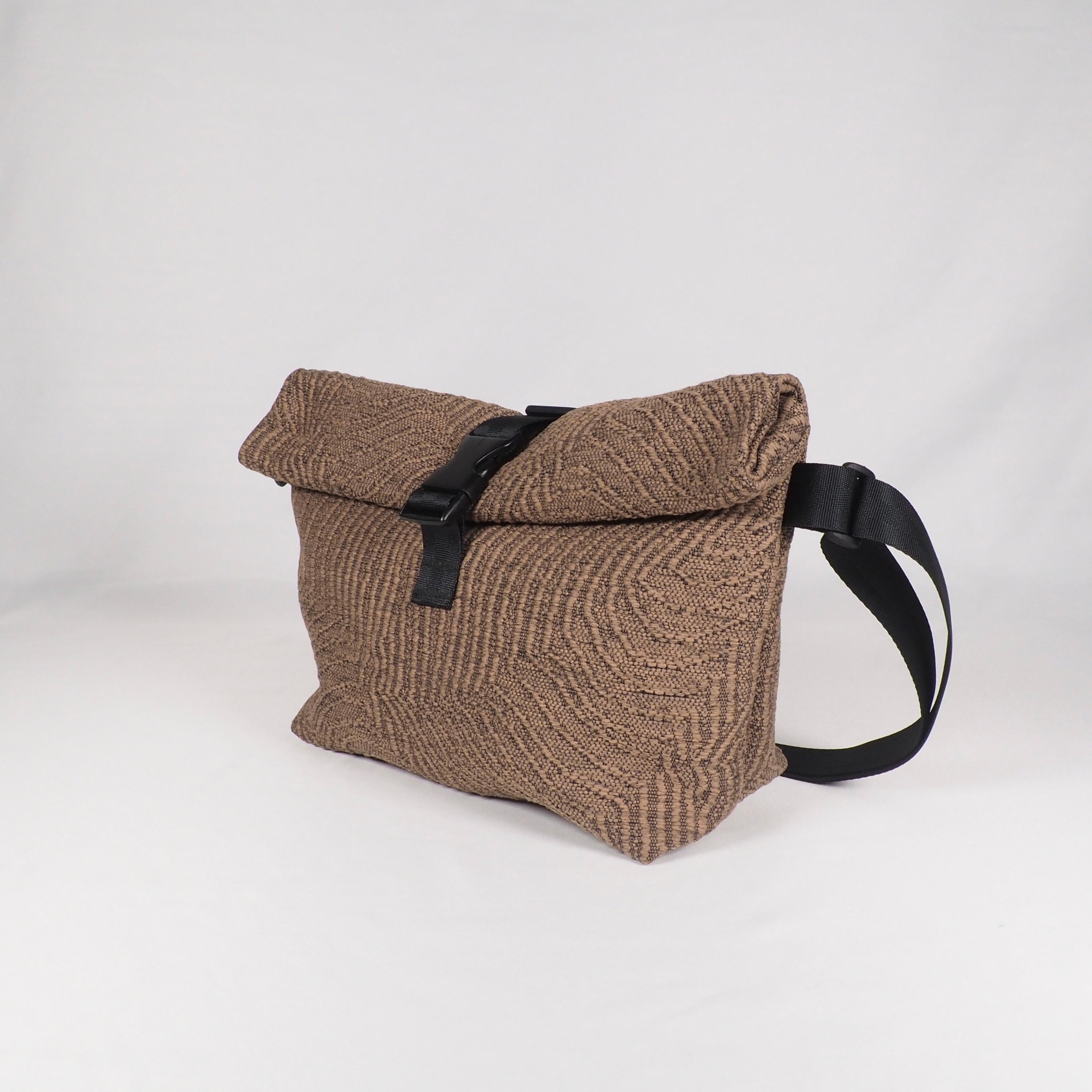 wassi handmade Bauchtasche eckig