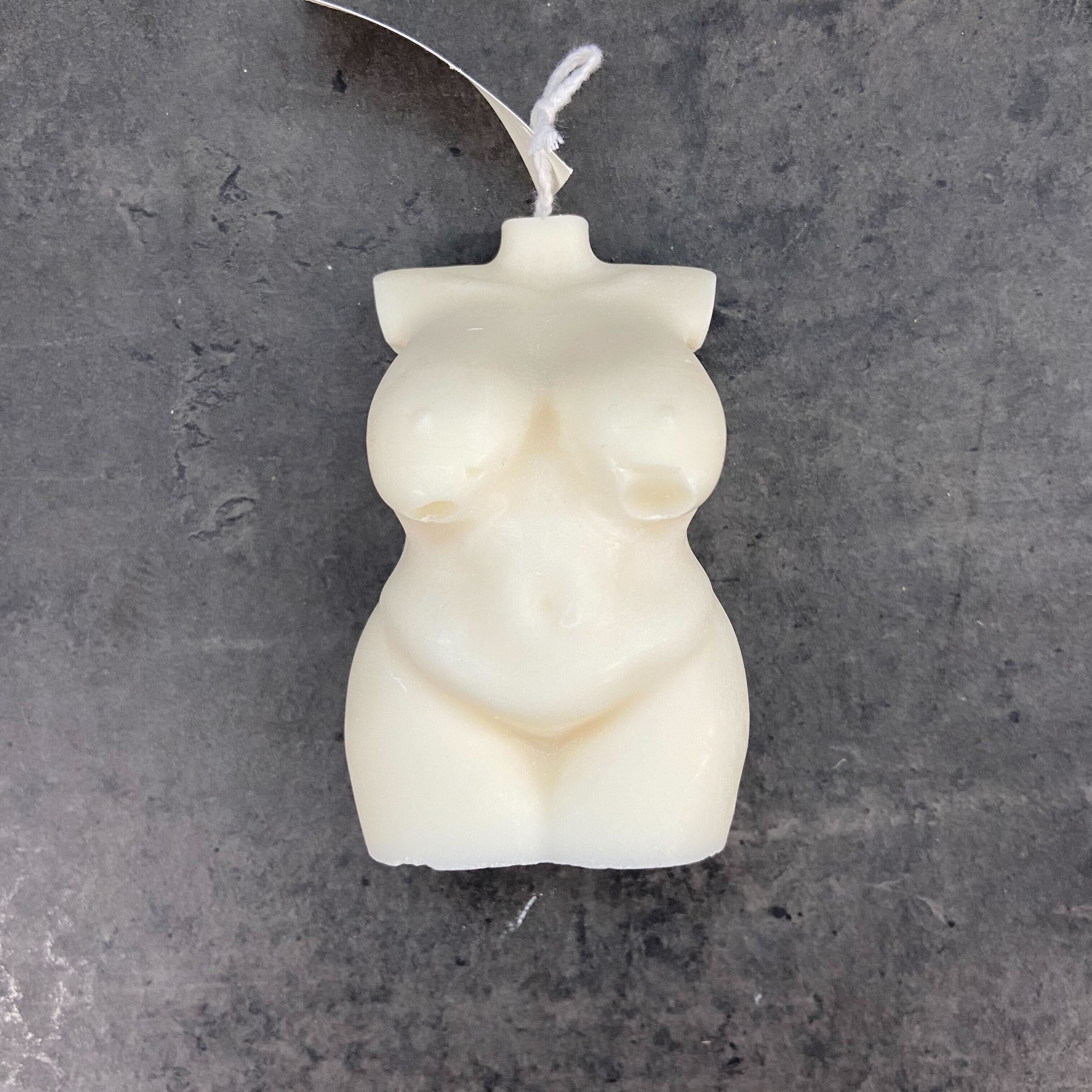 by Vivi Statementkerze "The Body Klein" - Dritte Wahl Beige