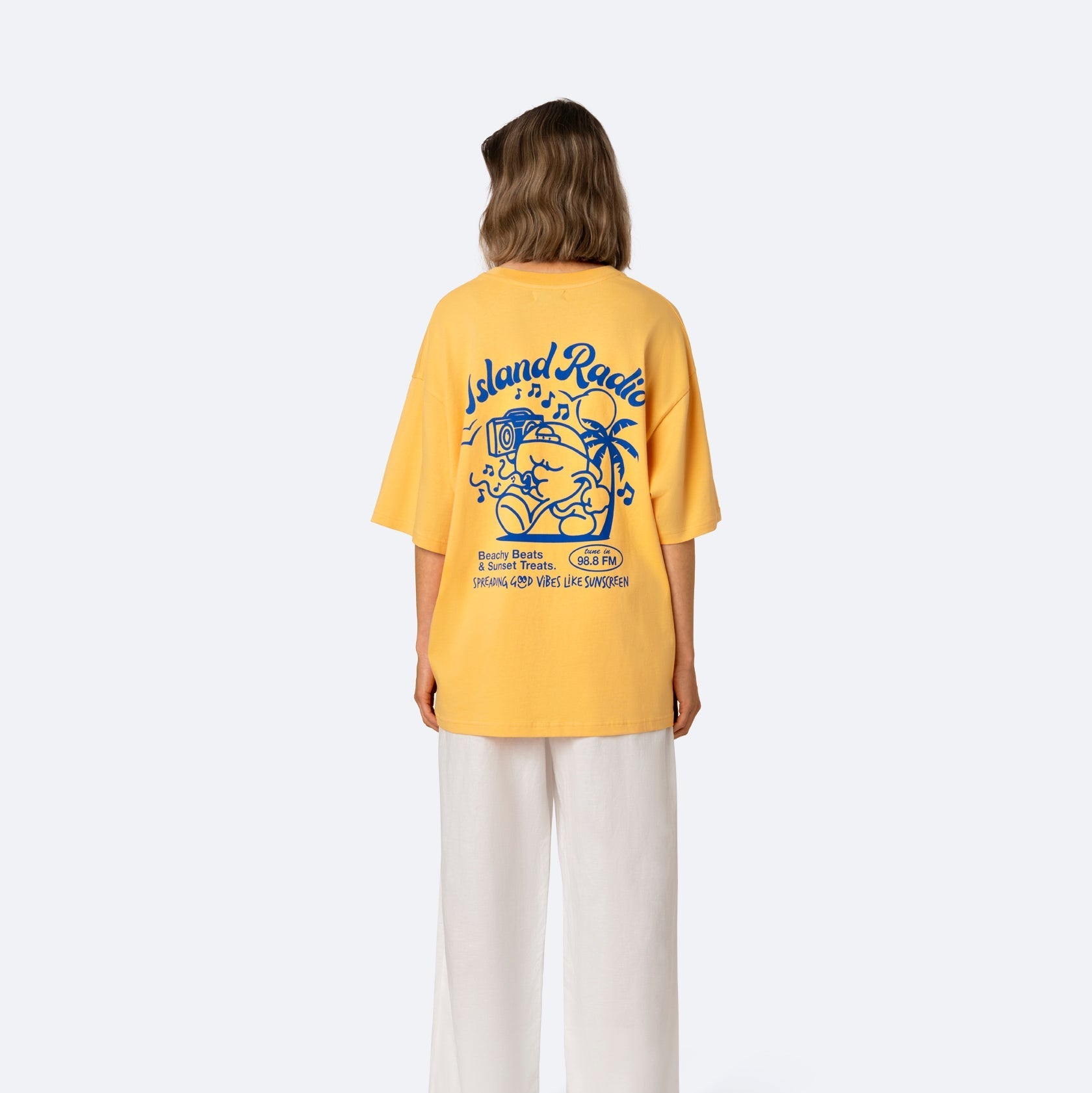 On Vacation T-Shirt "Island Radio"