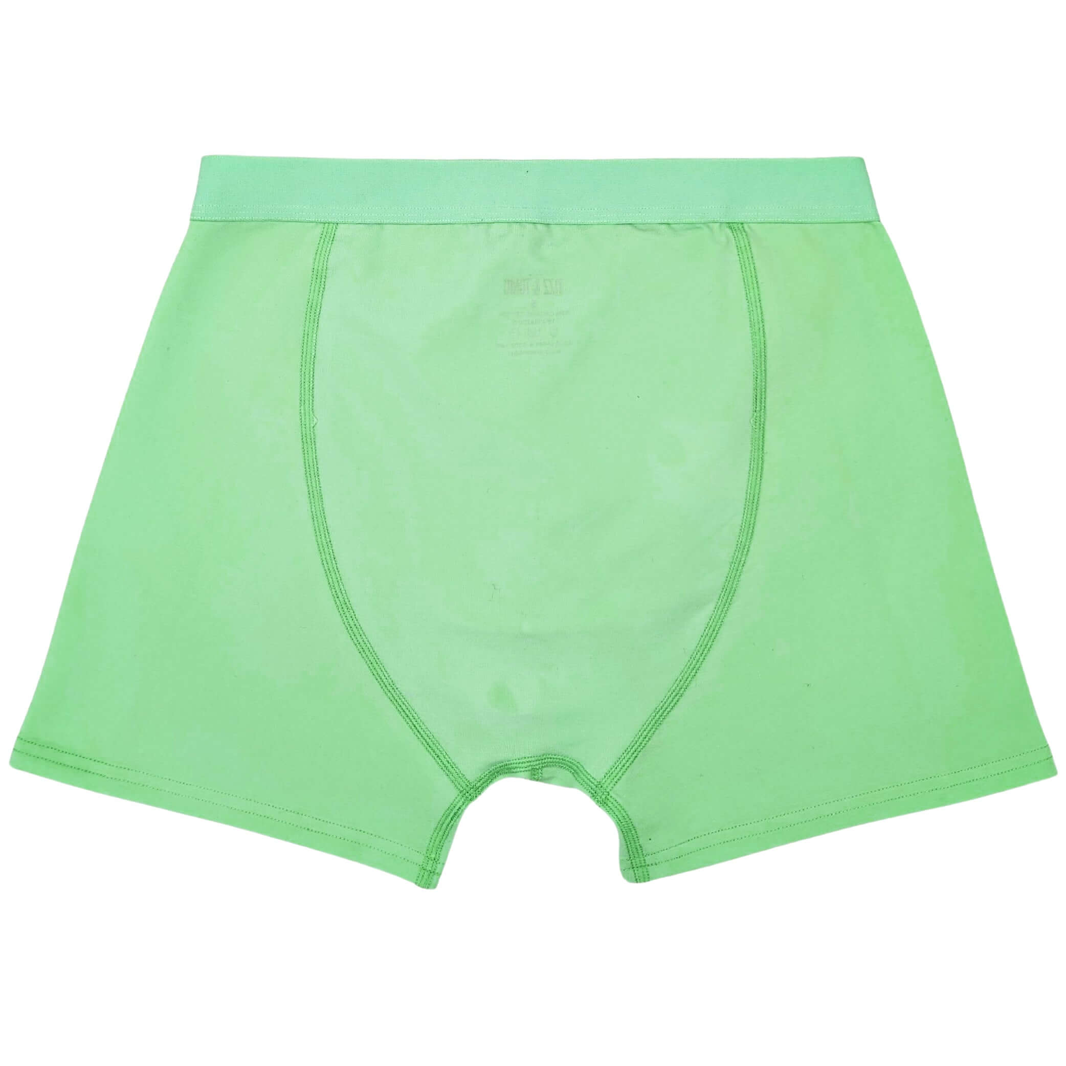 Grüne Boxershorts aus Baumwolle mit elastischem Bund, flach auf einer weißen Oberfläche liegend.
