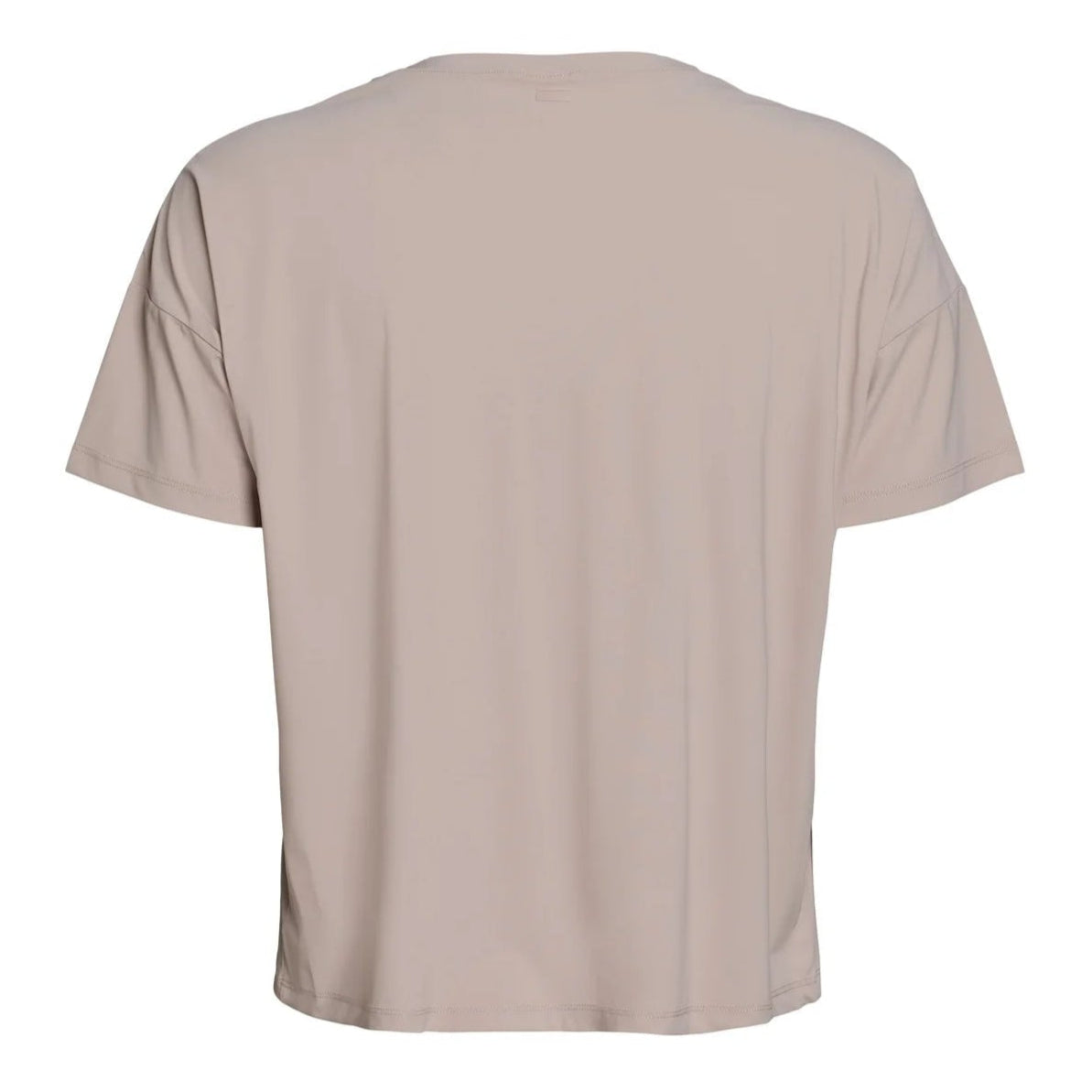 Rückansicht eines beigefarbenen T-Shirts vor weißem Hintergrund.