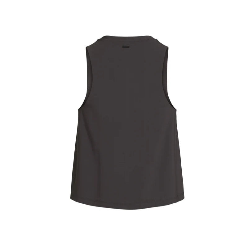 Ein ärmelloses schwarzes Tank-Top in der Rückenansicht vor weißem Hintergrund.