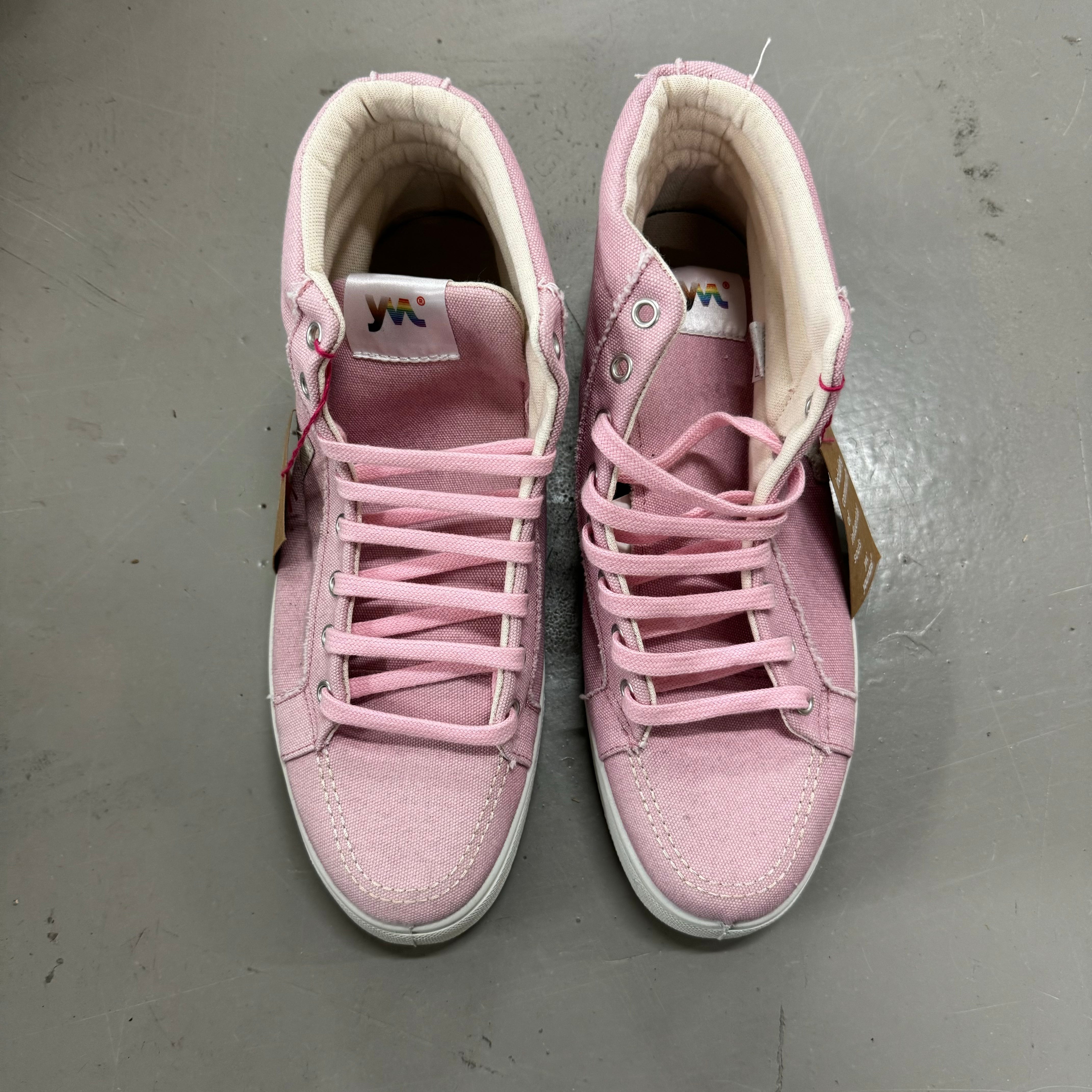 Youmans Unisex Canvas Sneaker "Manatee" Rosa