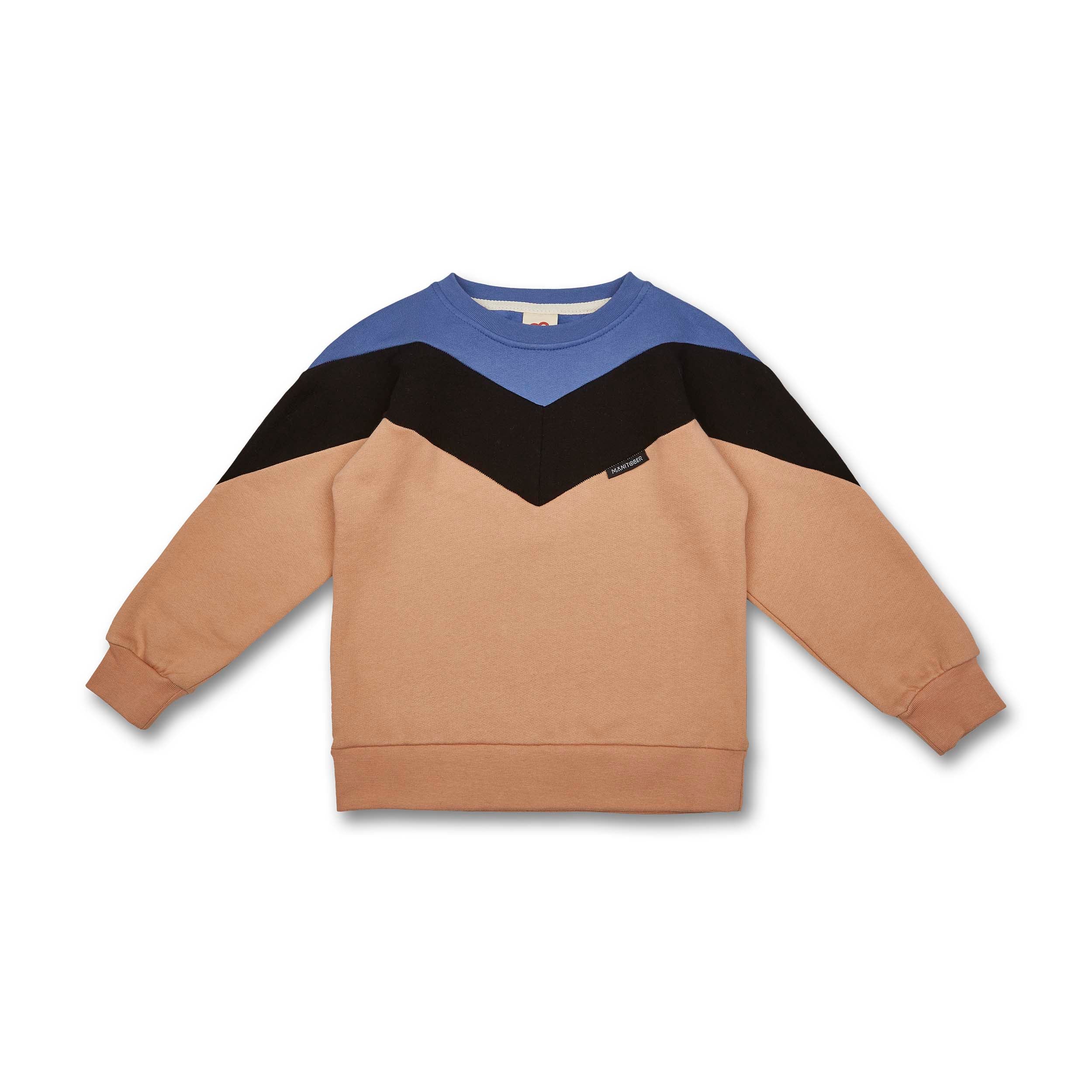 Pullover mit brauner, blauer und schwarzer Chevron-Musterung auf weißem Hintergrund.