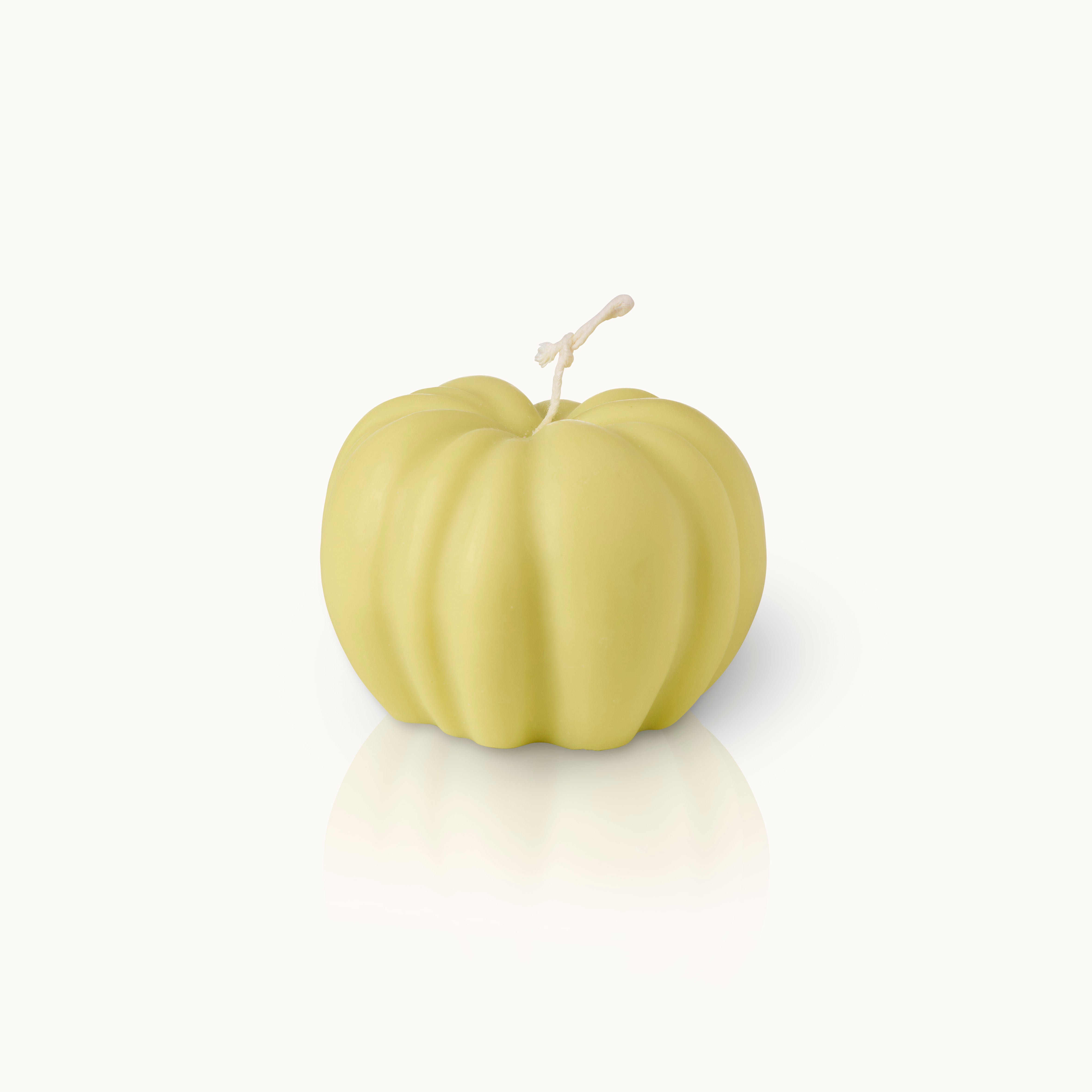 by Vivi Kerze "The Pumpkin" Pistacchio