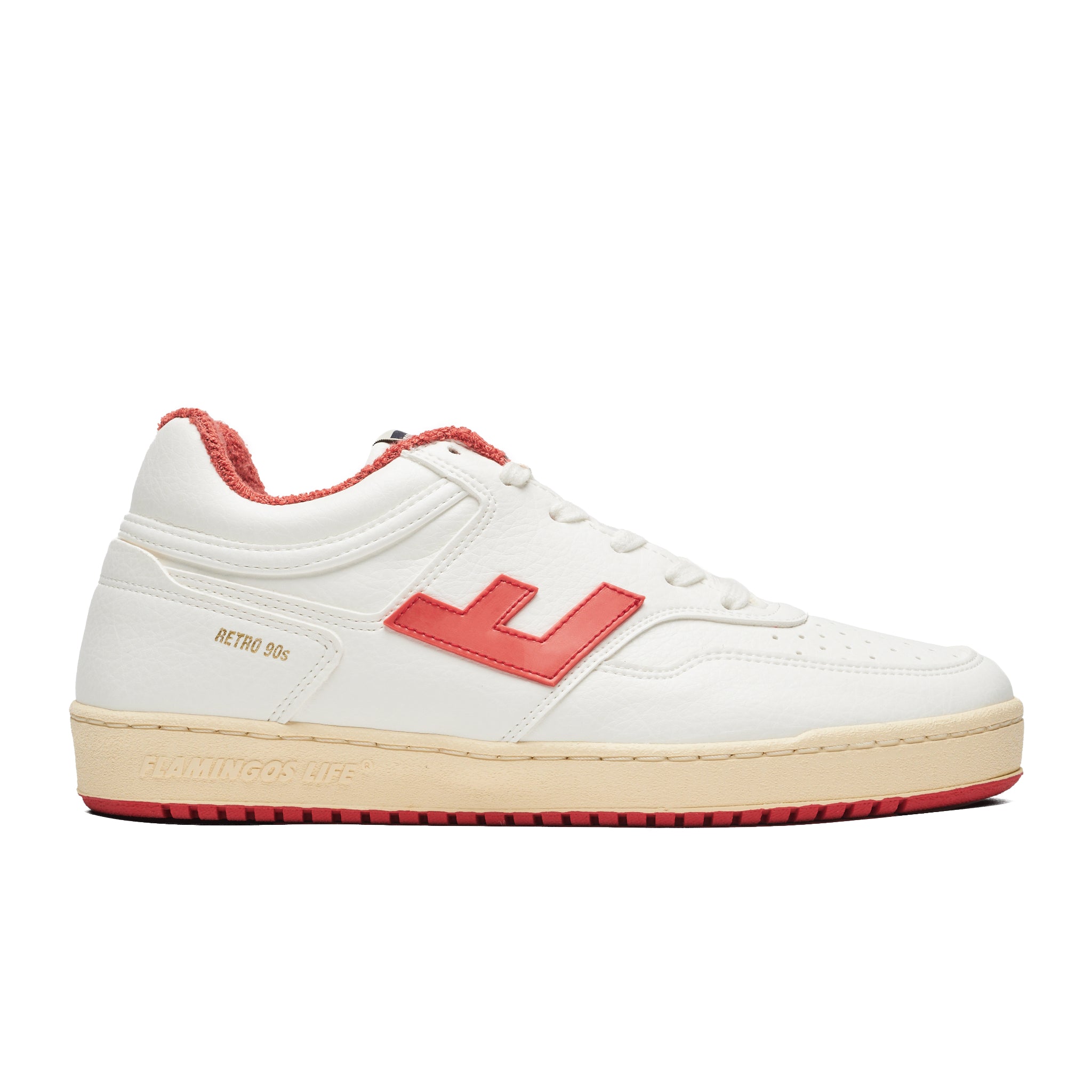 Weißer Retro-Sneaker mit rotem Logo und Details, beiger Sohle und roter Fütterung im 90er-Jahre-Stil.