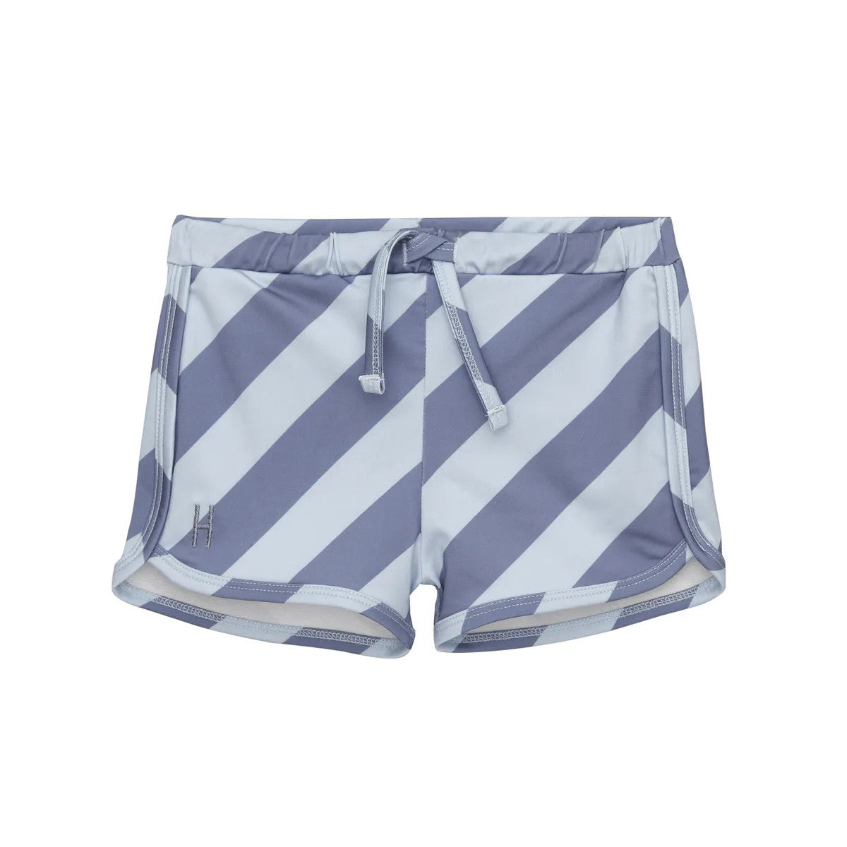 Sportliche Shorts mit breiten diagonalen hellblauen und dunkelblauen Streifen, einem elastischen Bund mit Kordelzug vorne und abgerundeten Säumen an den Seiten.