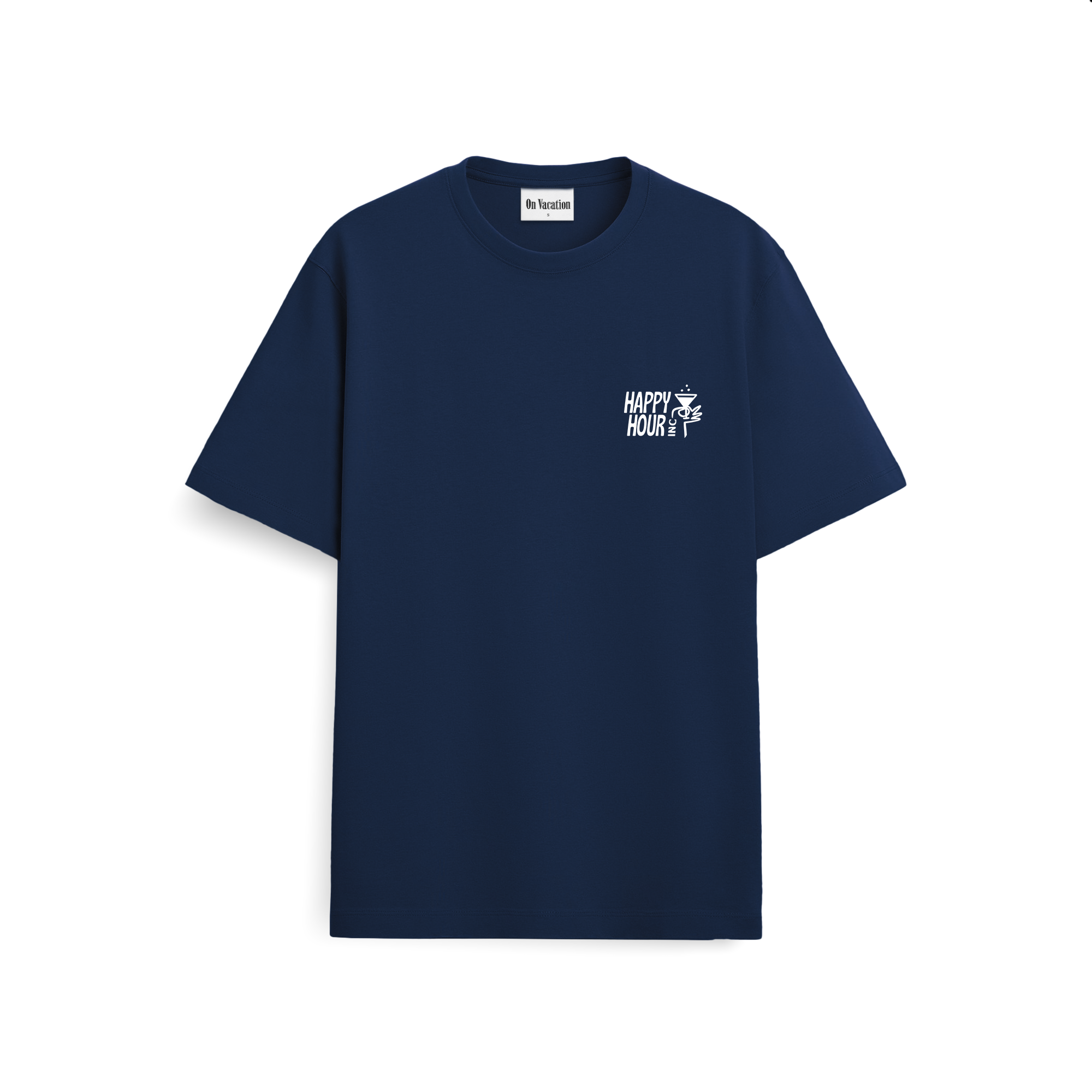 Ein marineblaues T-Shirt mit einem kleinen weißen HAPPY HOUR Text und einer Martini-Glas-Grafik auf der linken Brustseite.