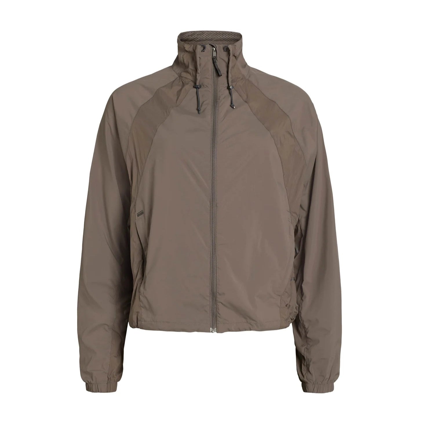 Graue Windjacke mit durchgehendem Reißverschluss und hohem Kragen, abgebildet vor weißem Hintergrund.