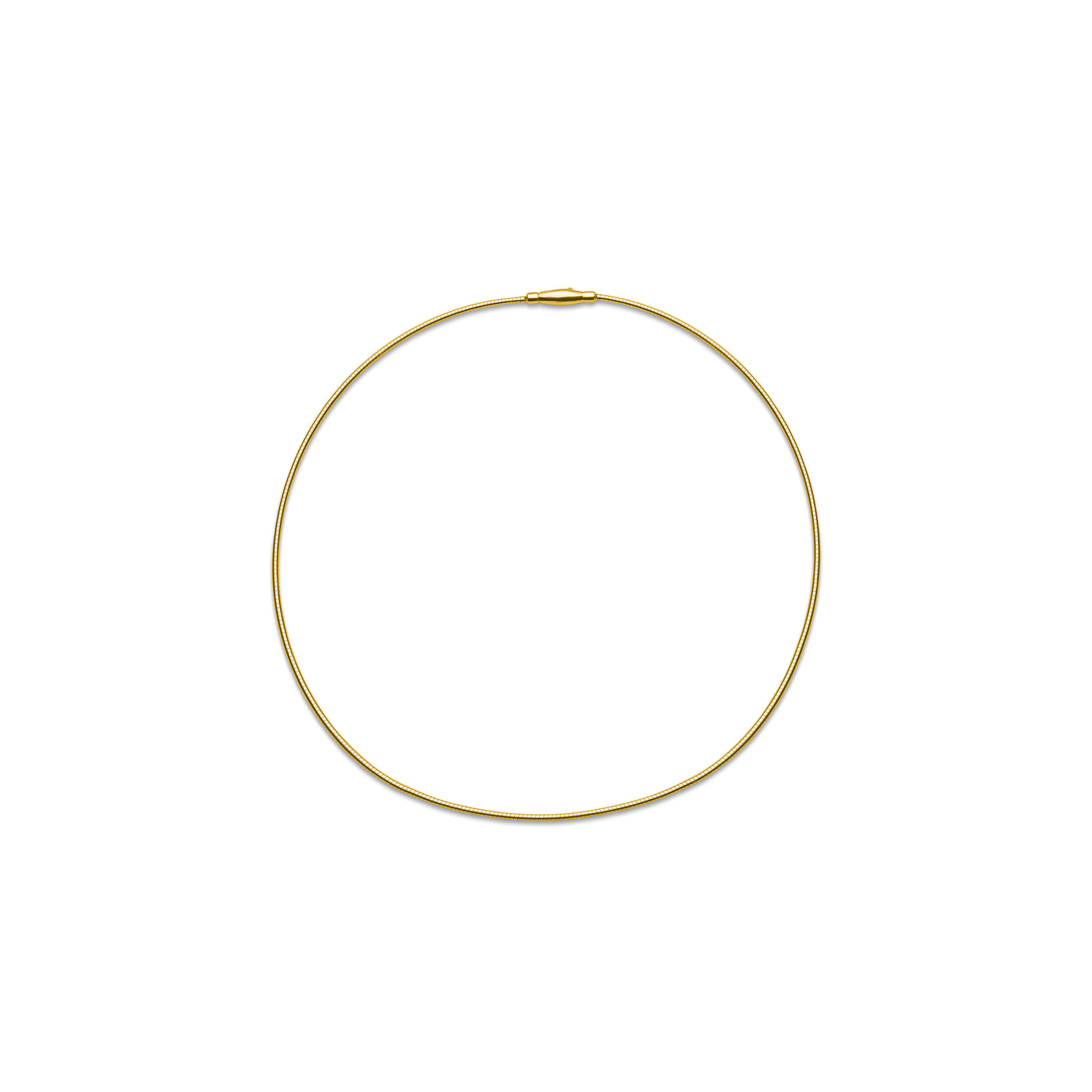 Goldenes Halsreif auf weißem Hintergrund.