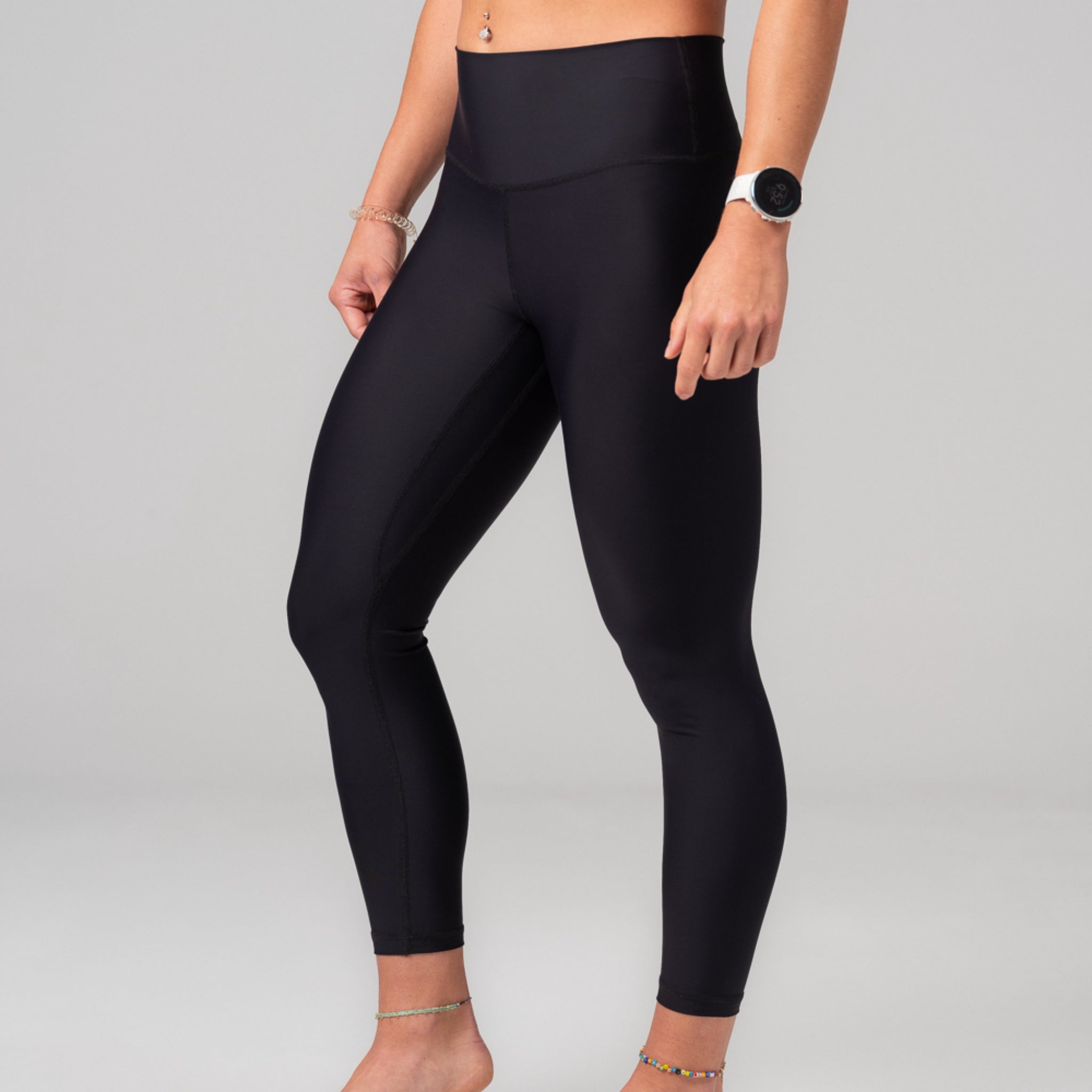 Gains and Roses Performance Tights Black