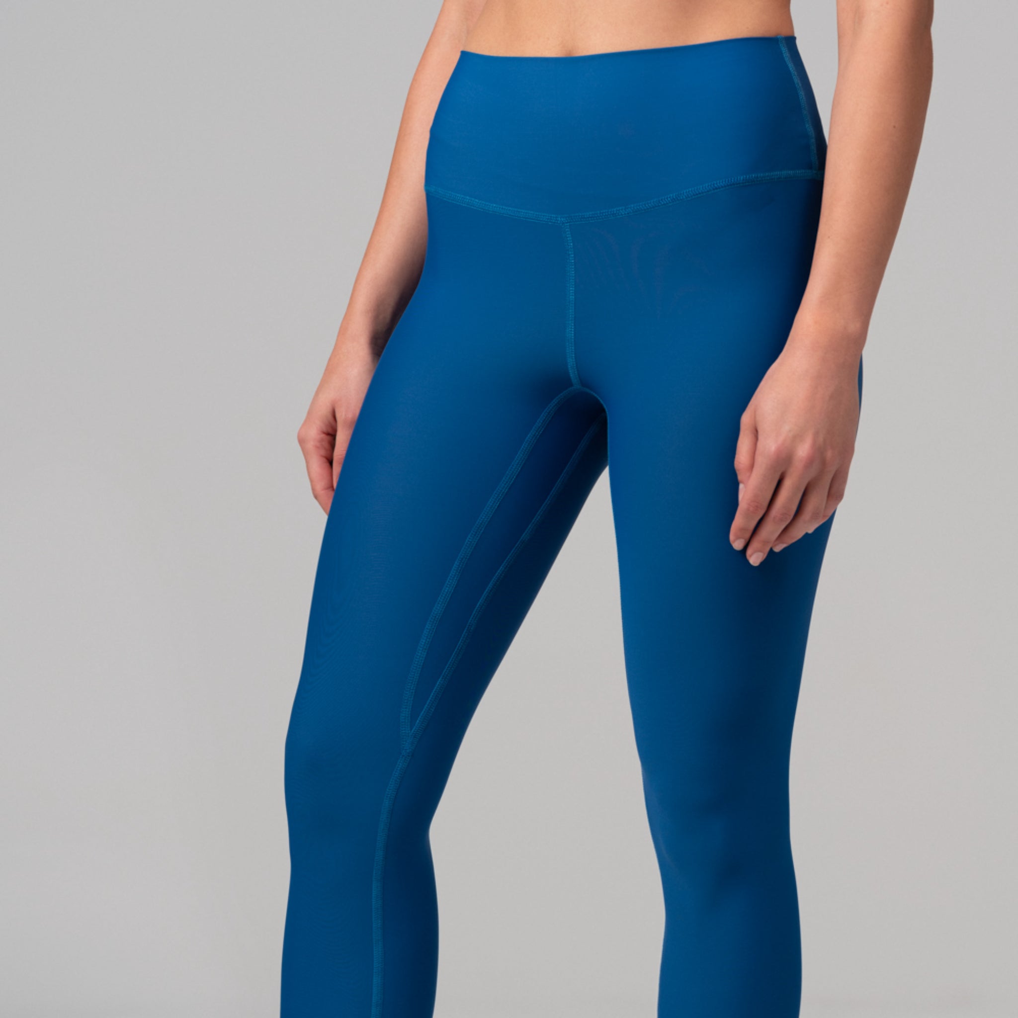 Gains and Roses Performance Tights Ocean