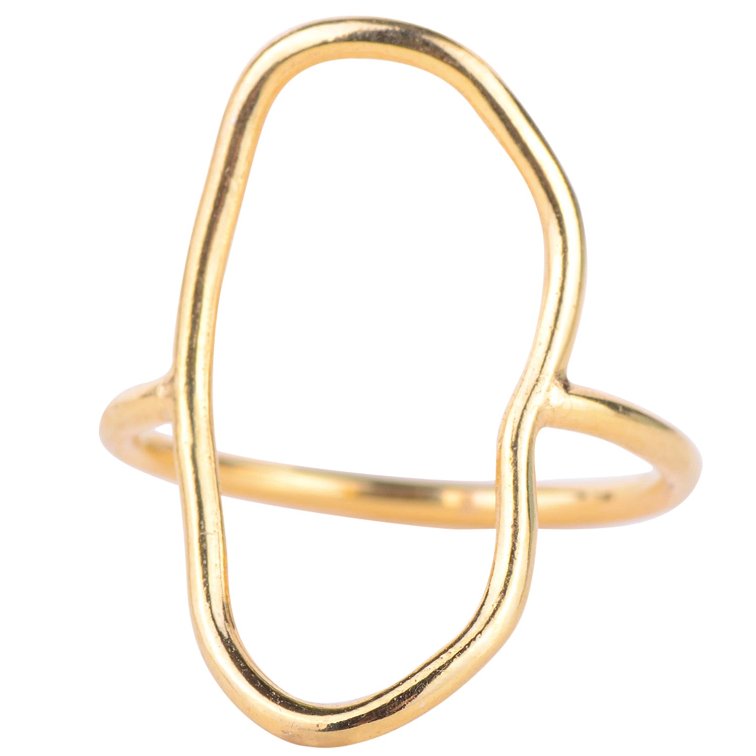 Ein minimalistischer Goldring mit einer unregelmäßigen, offenen, abstrakten Ovalform als Hauptmotiv.