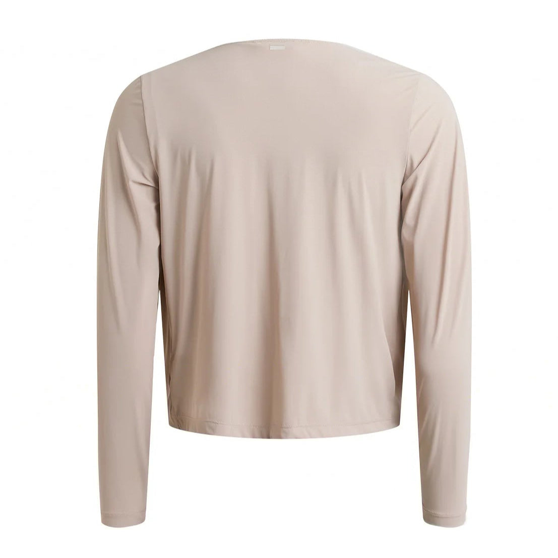 Ein hellbeiges Langarmshirt aus leichtem Stoff, von hinten fotografiert.